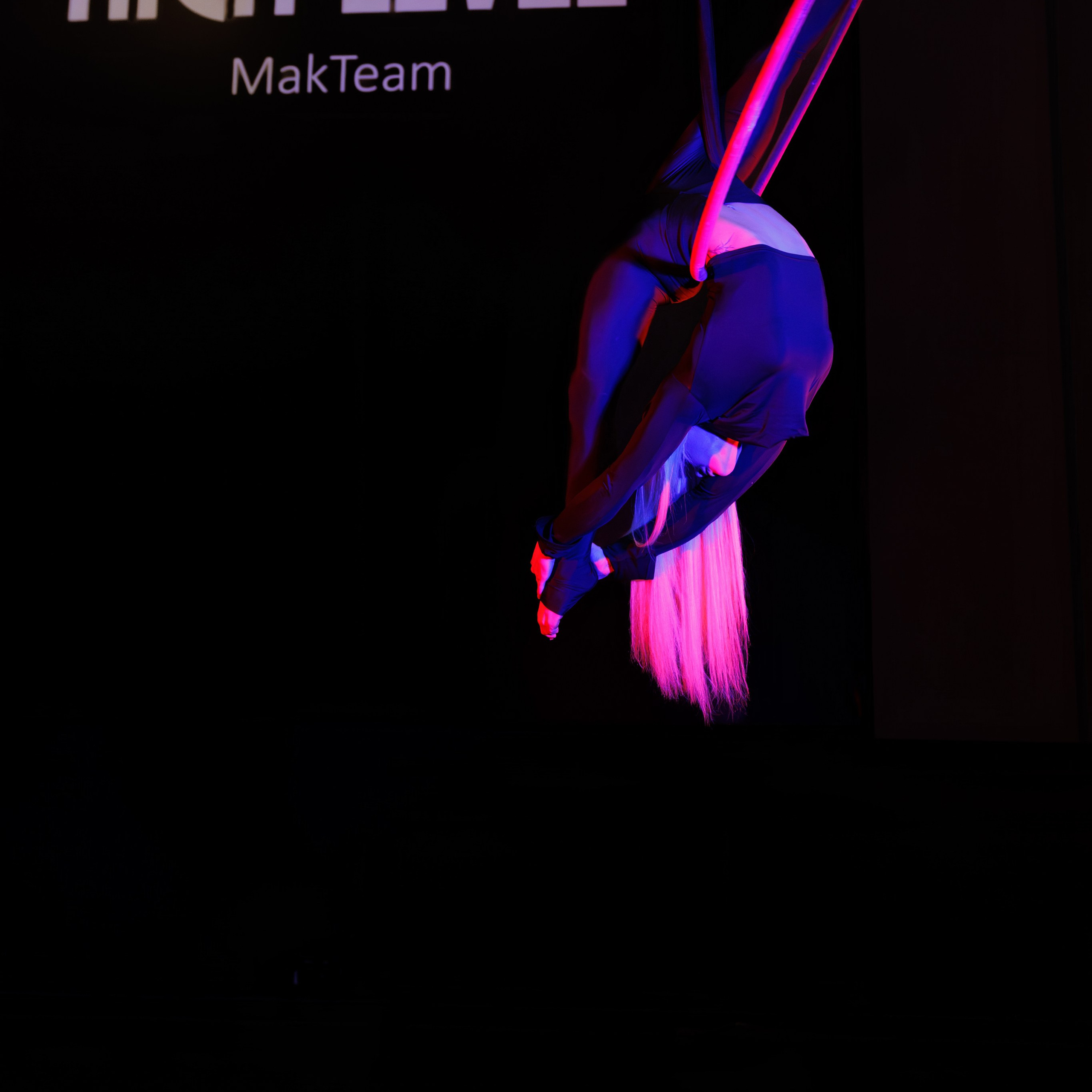 Pole dance, воздушная гимнастика. Фотограф Николай Т