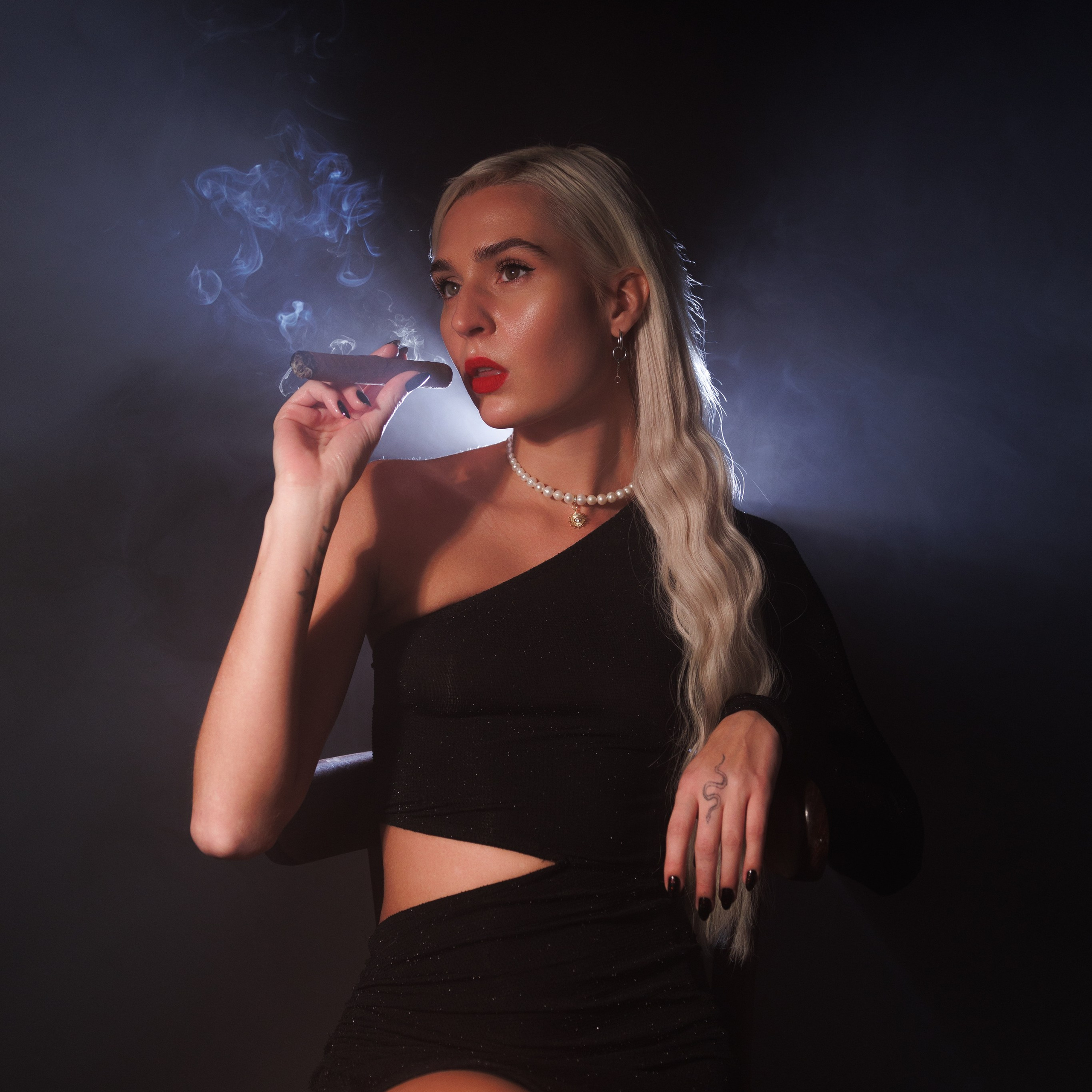 Портрет в дыму. Фотограф Николай Т