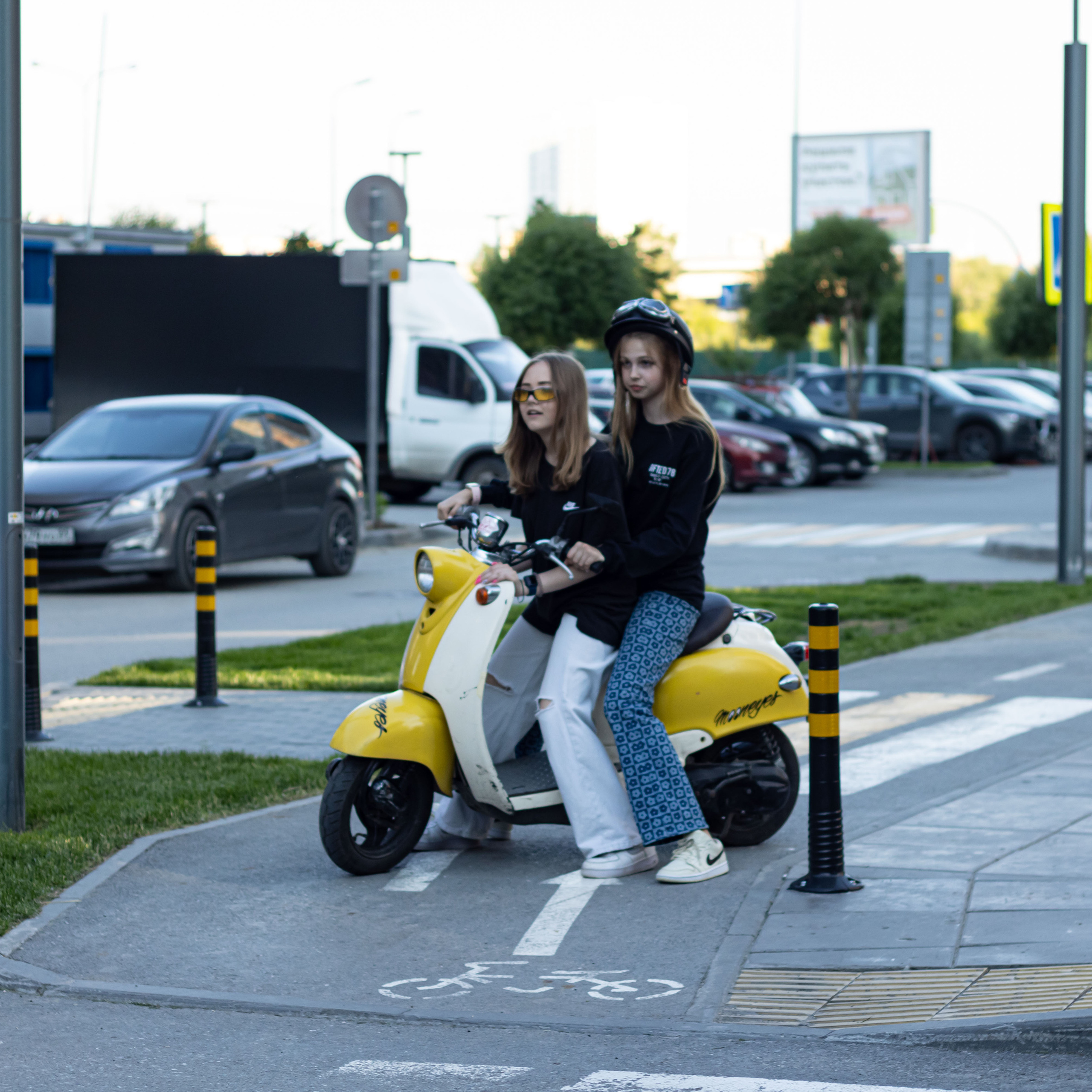 Прогулка подружек. Фотограф в Тюмени Вера Ильинова