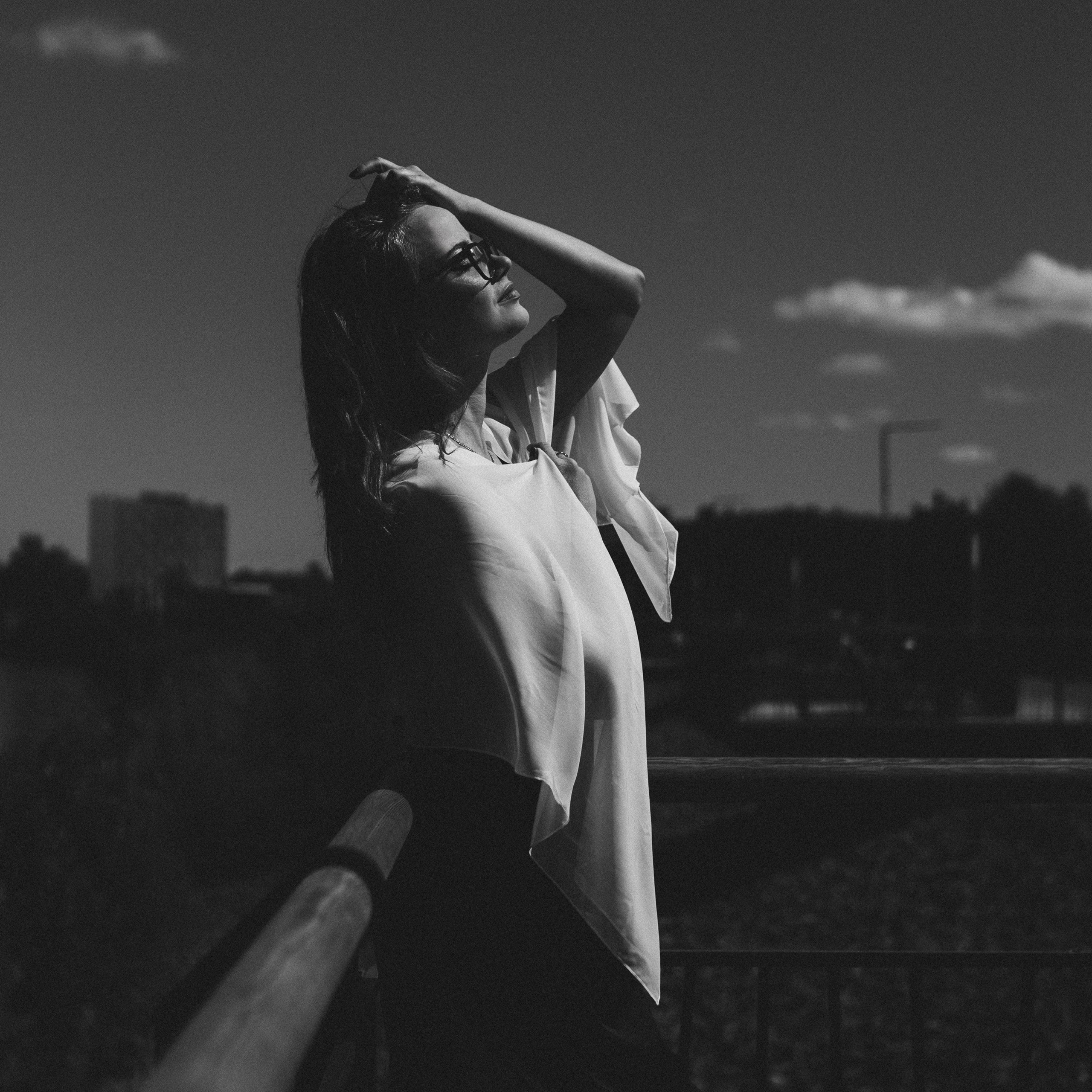 Прогулка в городе в солнечный день