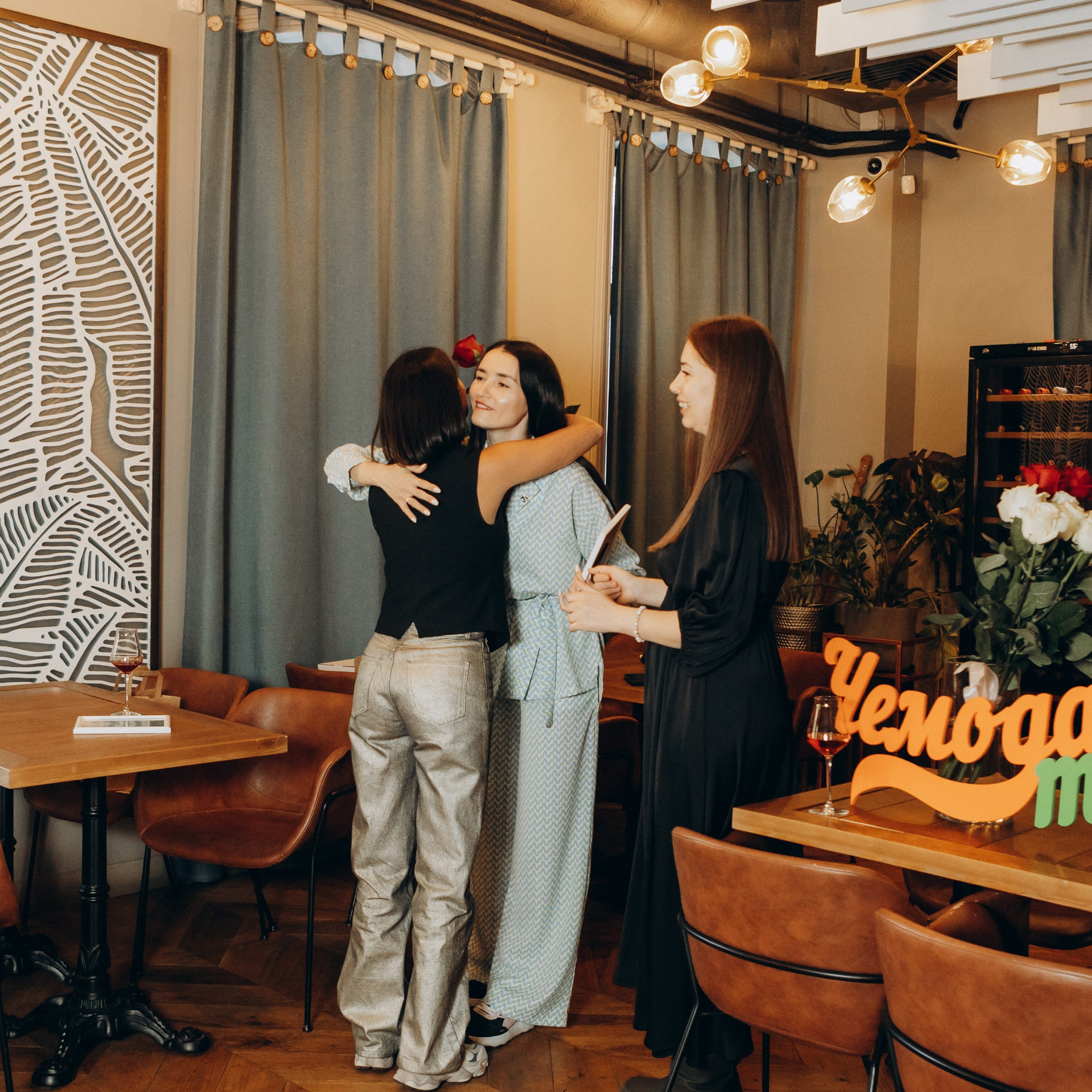 Репортажная, выпускной в турагенстве. Фотограф в Тюмени Вера Ильинова