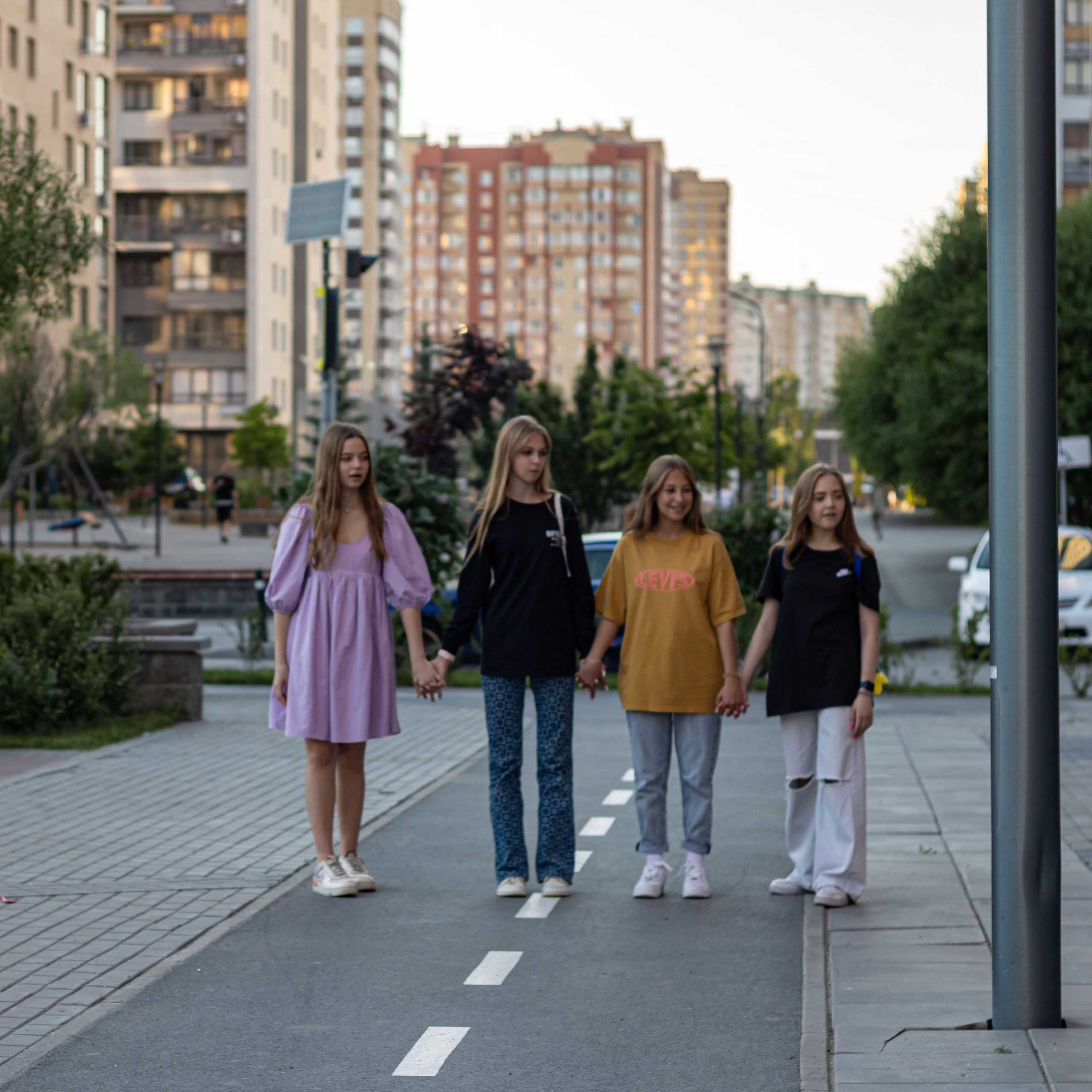 Прогулка подружек. Фотограф в Тюмени Вера Ильинова