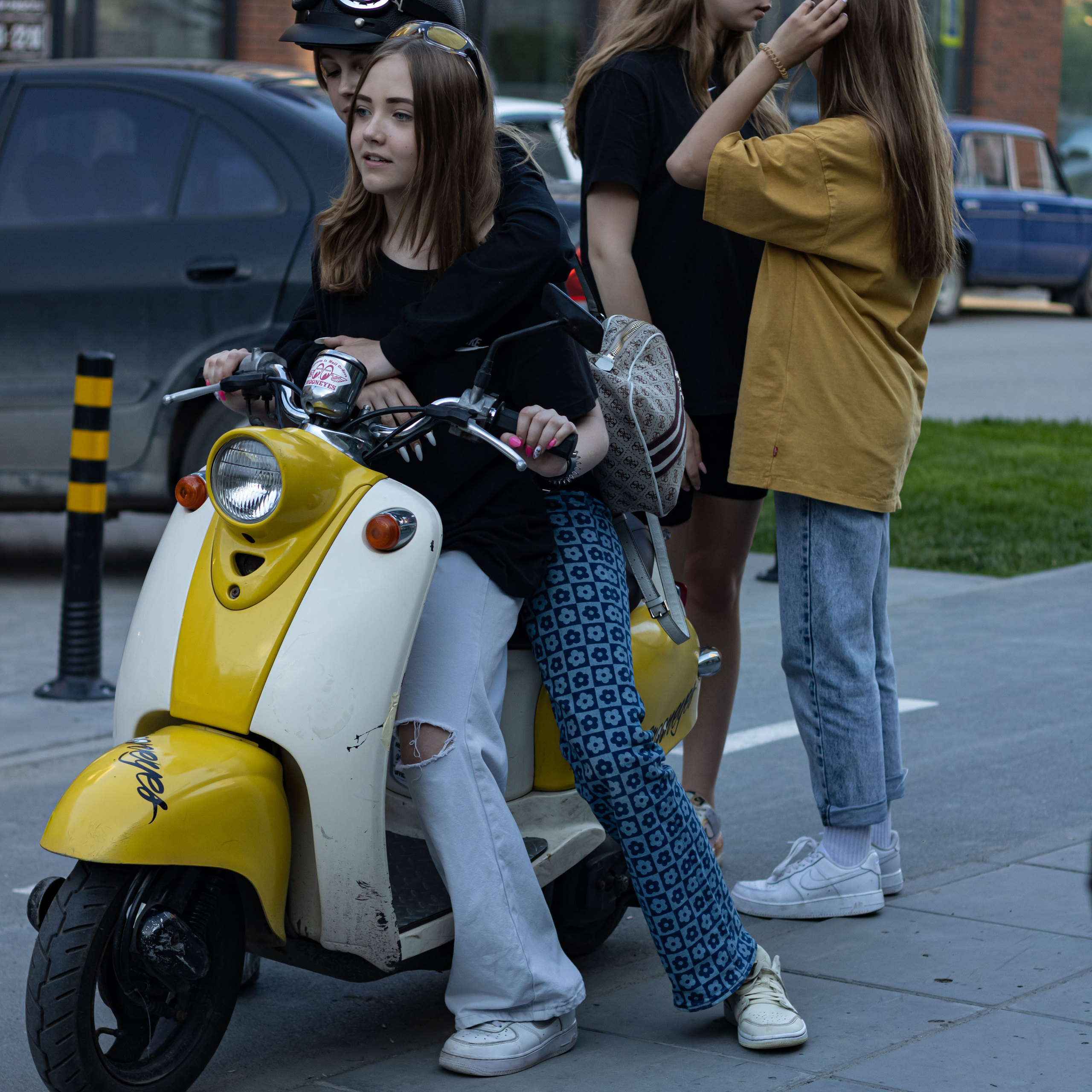 Прогулка подружек. Фотограф в Тюмени Вера Ильинова