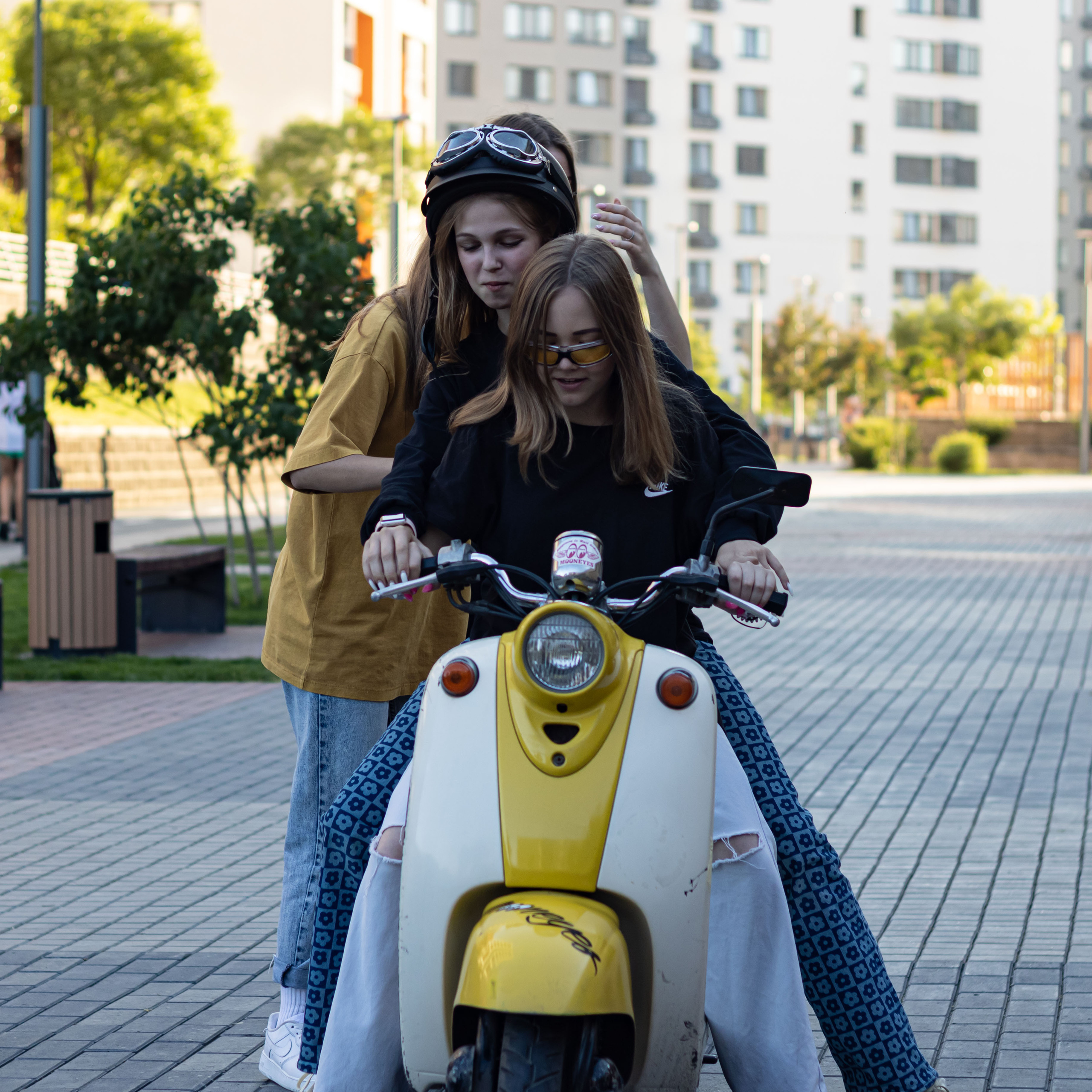 Прогулка подружек. Фотограф в Тюмени Вера Ильинова