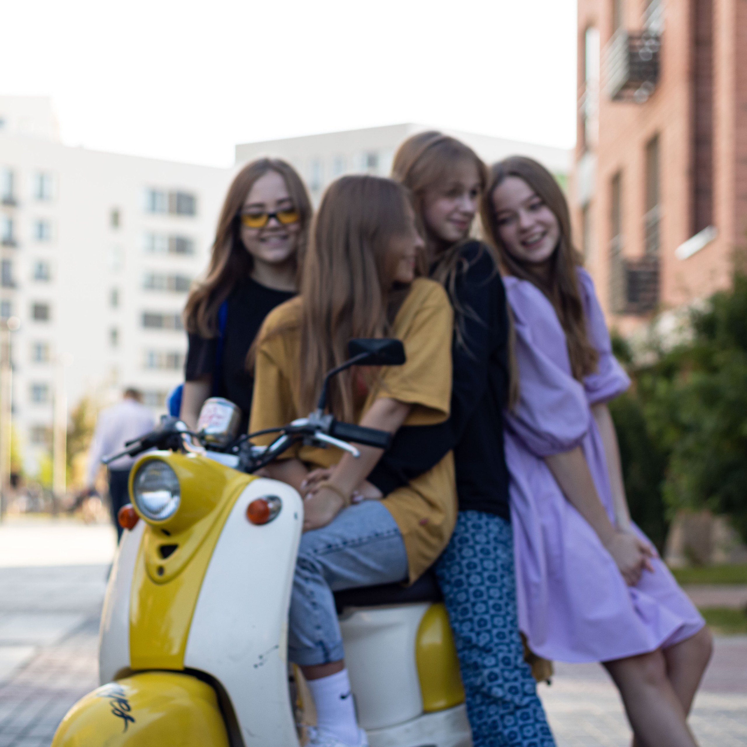 Прогулка подружек. Фотограф в Тюмени Вера Ильинова