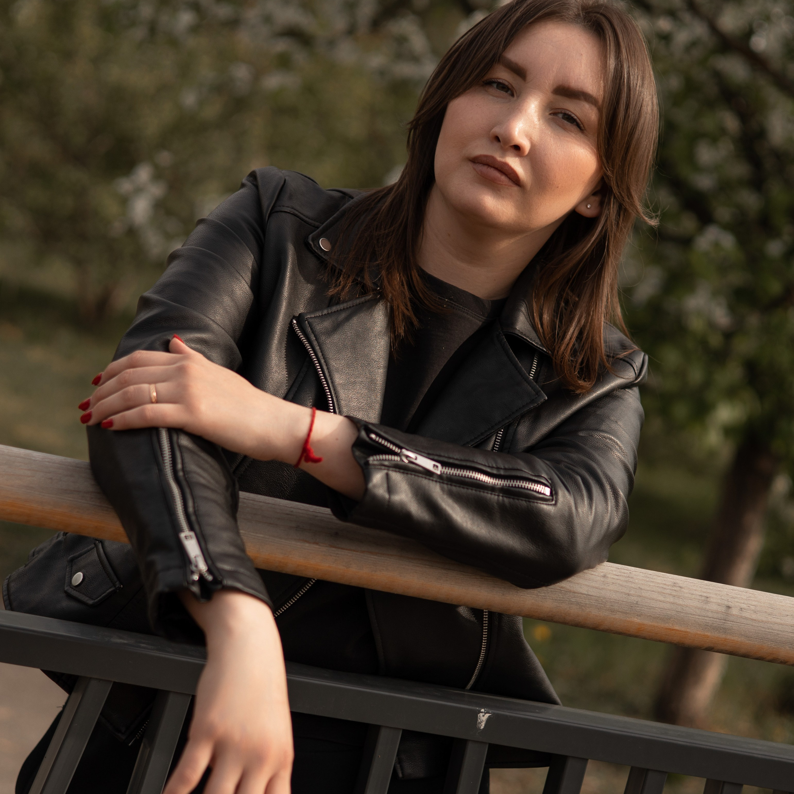 В цветущих яблонях. Фотограф в Тюмени Вера Ильинова