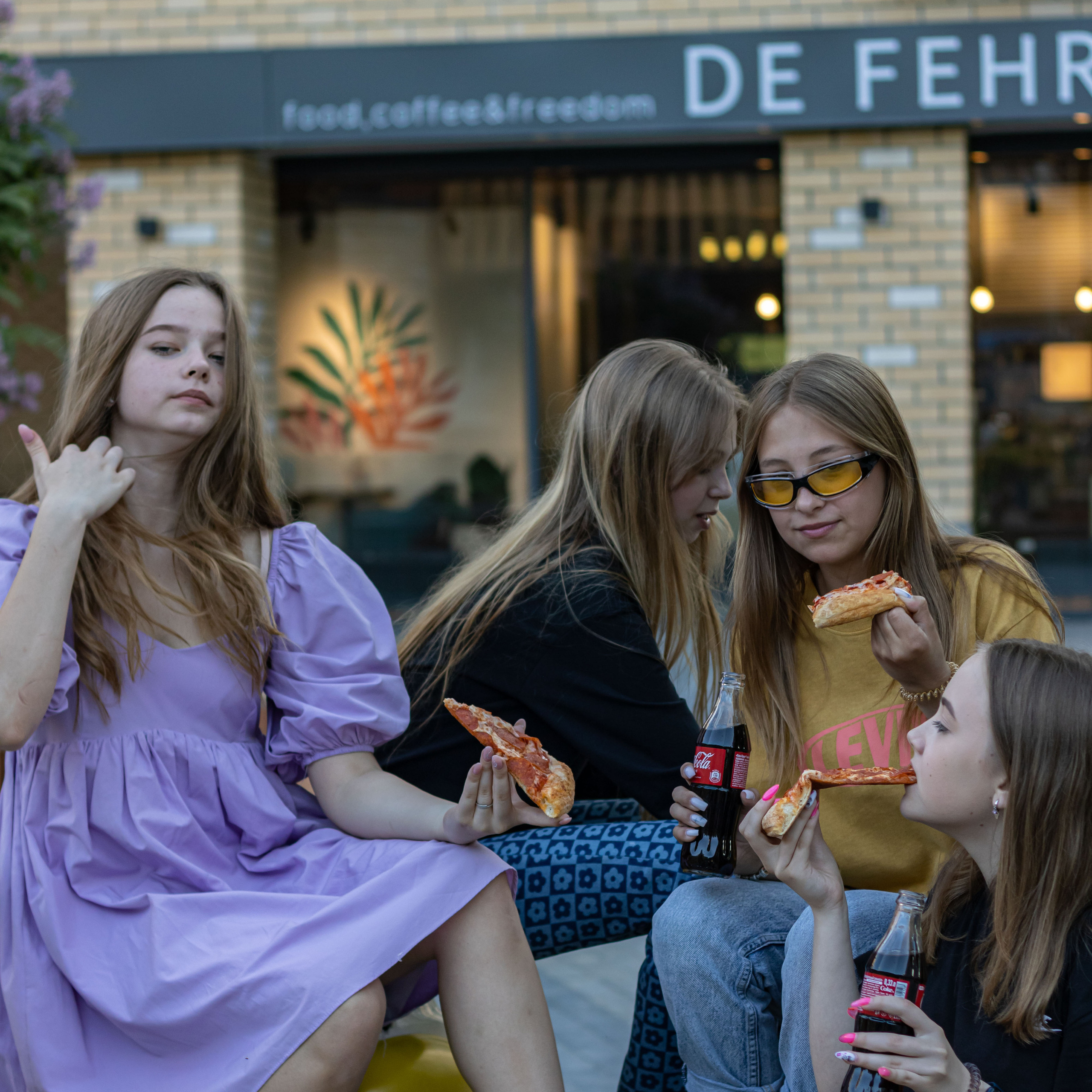 Прогулка подружек. Фотограф в Тюмени Вера Ильинова