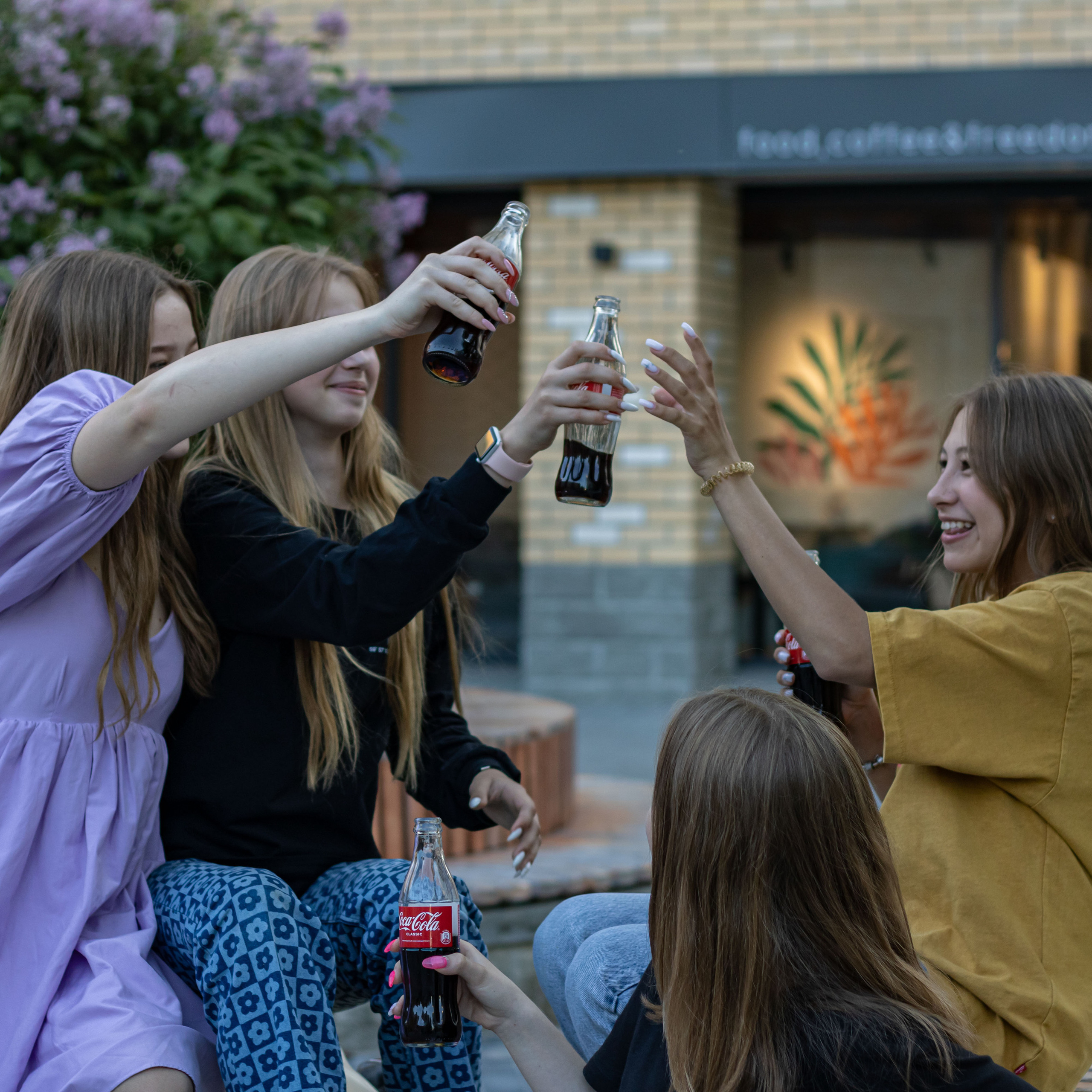 Прогулка подружек. Фотограф в Тюмени Вера Ильинова