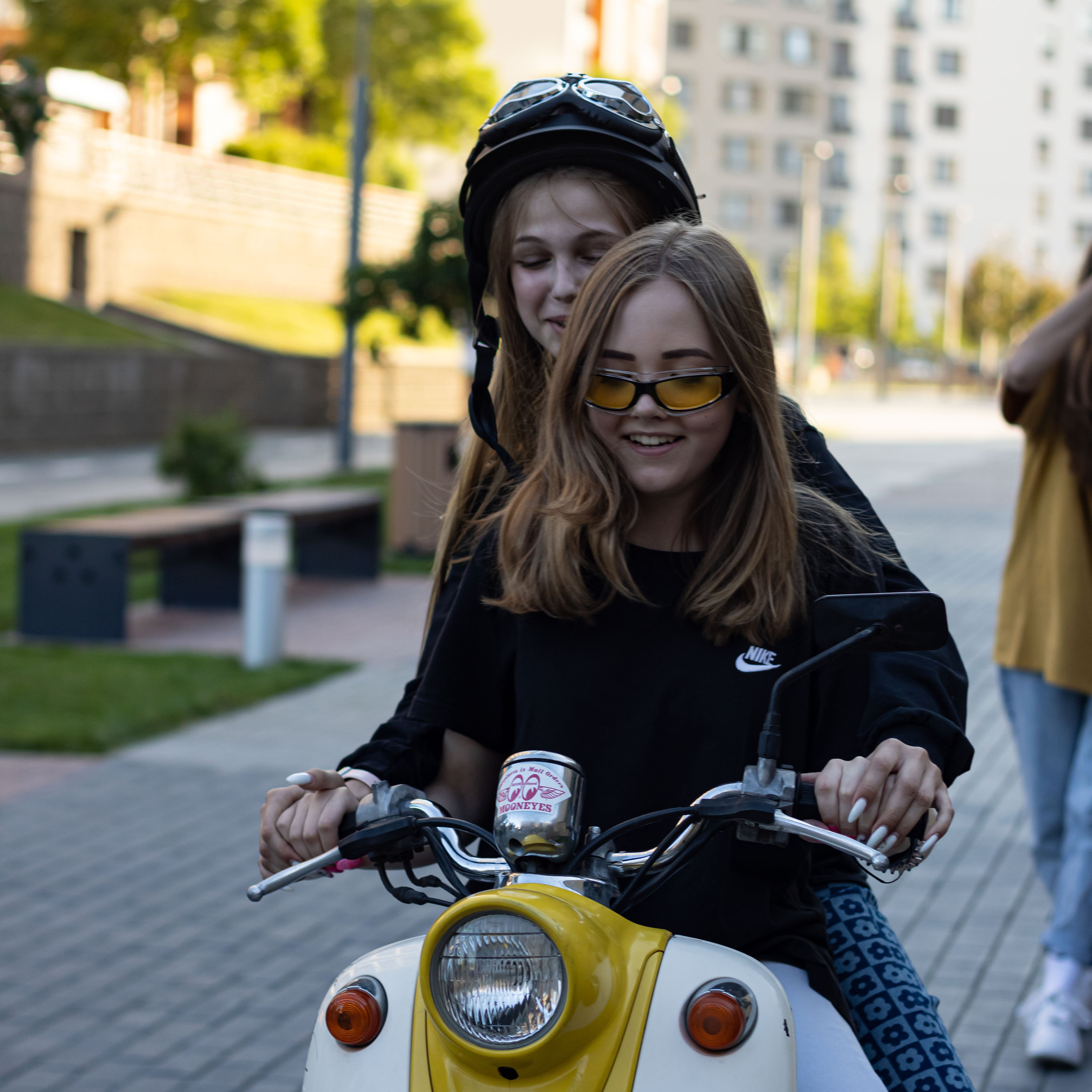 Прогулка подружек. Фотограф в Тюмени Вера Ильинова