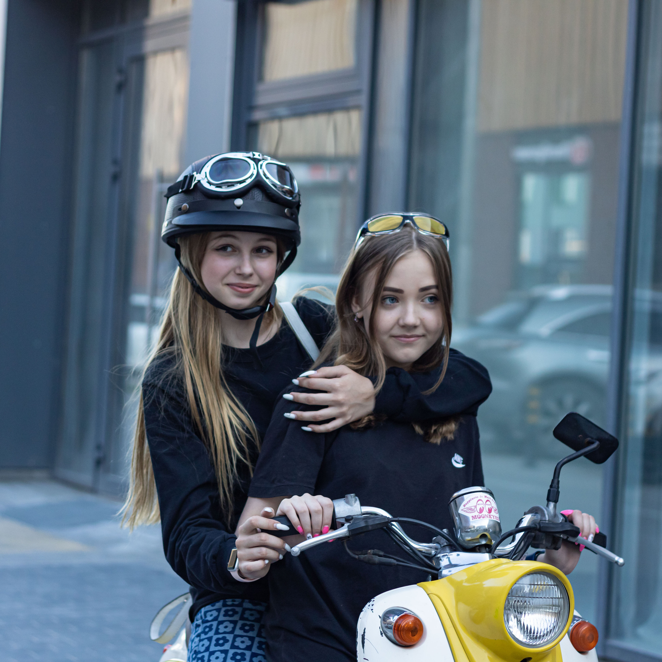 Прогулка подружек. Фотограф в Тюмени Вера Ильинова