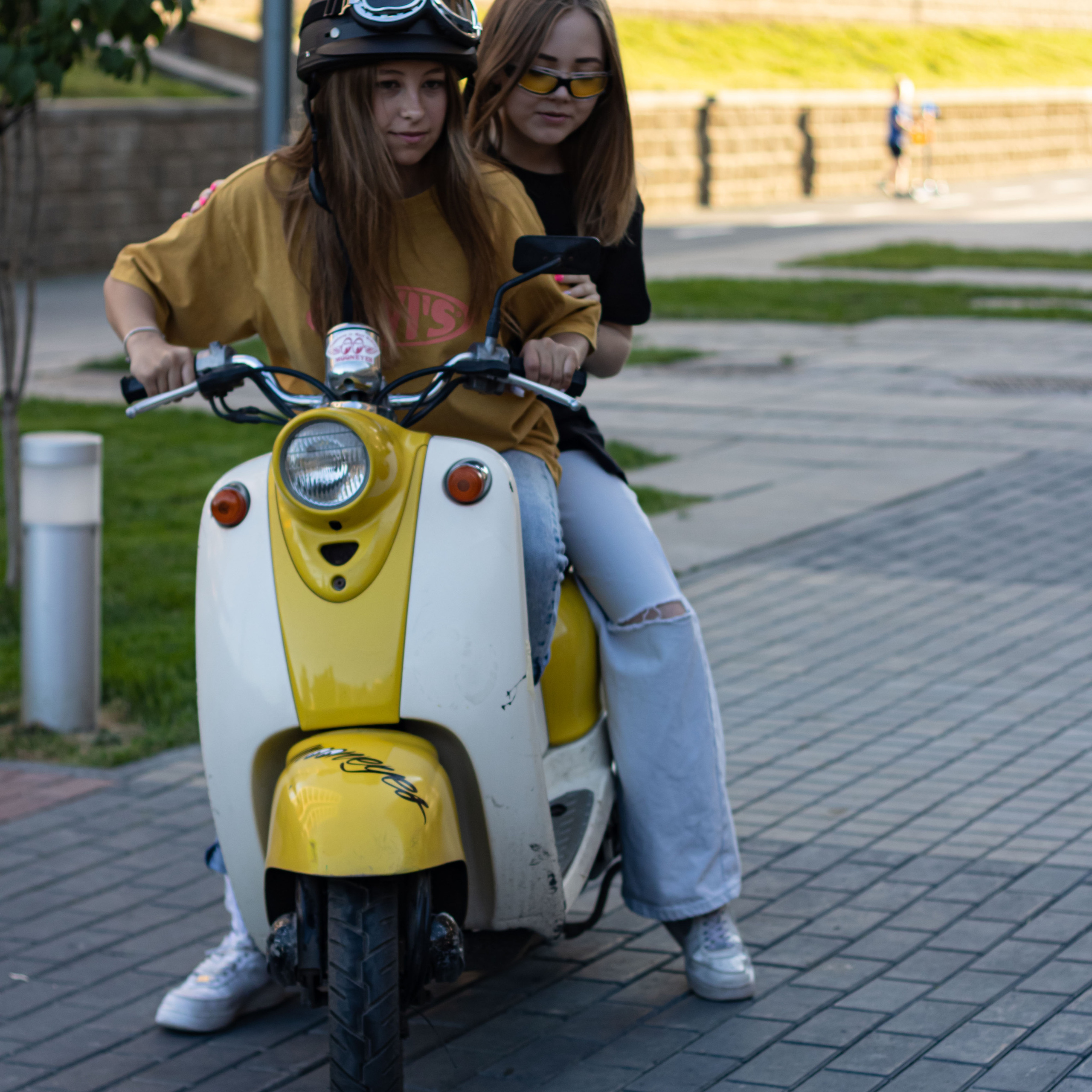 Прогулка подружек. Фотограф в Тюмени Вера Ильинова