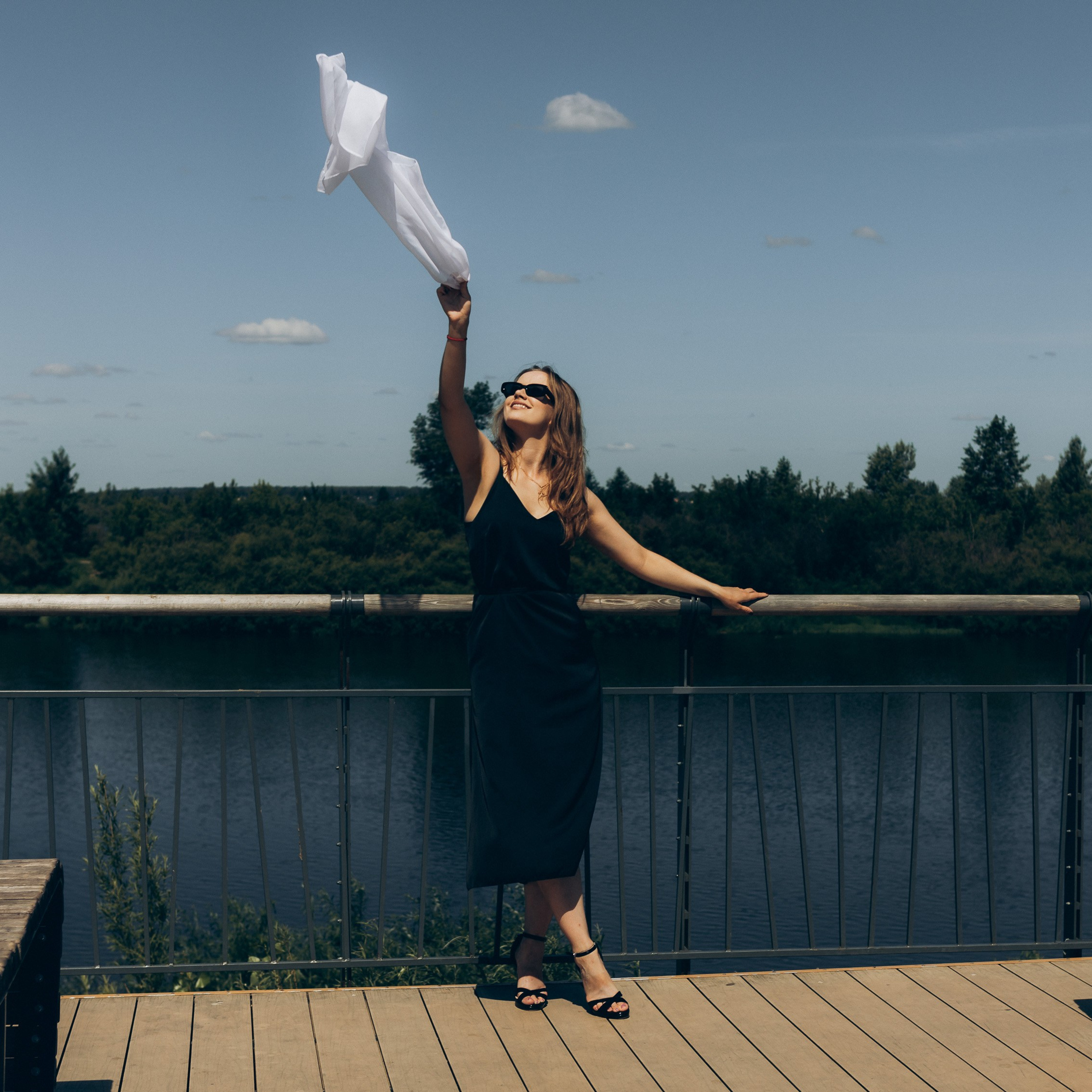 Прогулка в городе в солнечный день. Фотограф в Тюмени Вера Ильинова