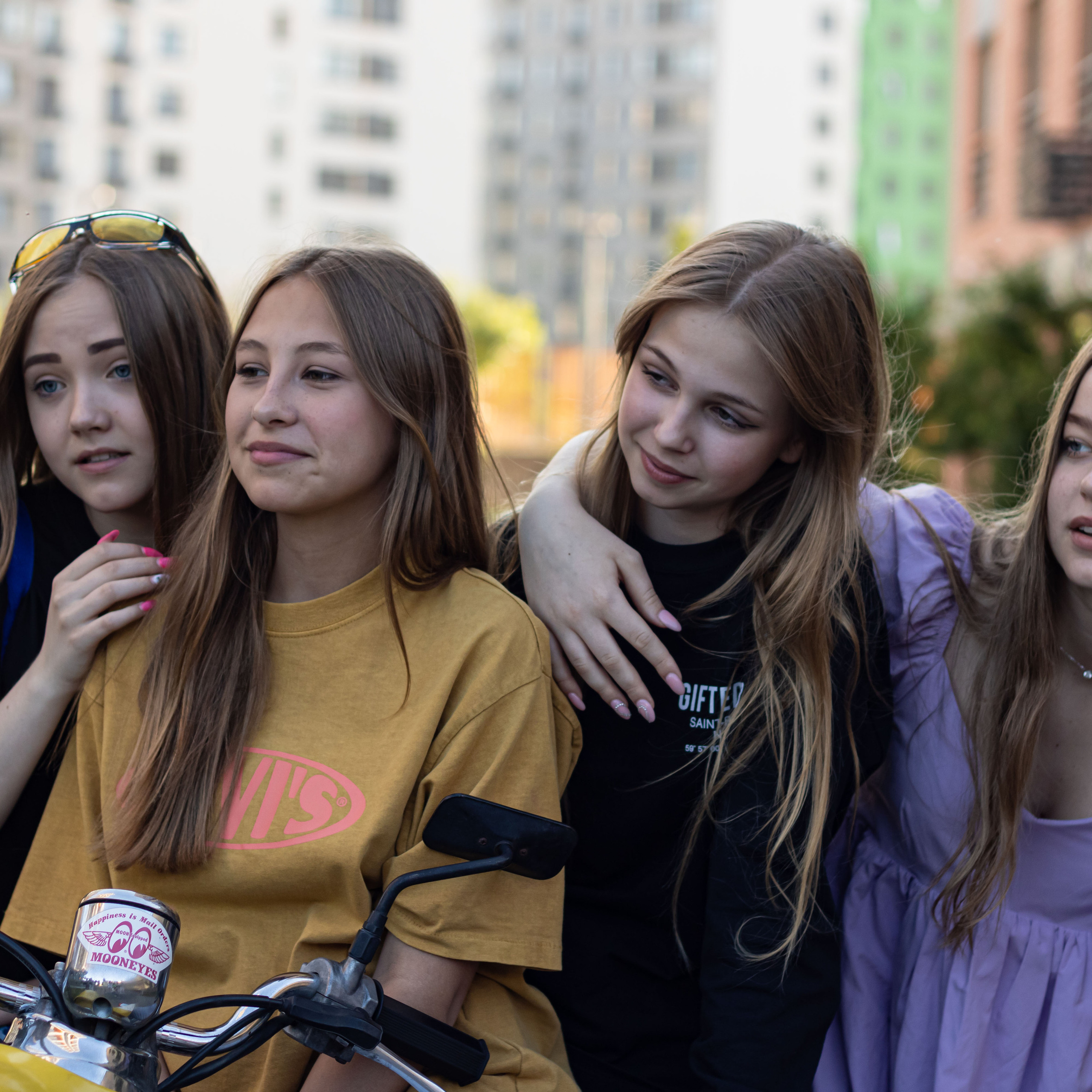 Прогулка подружек. Фотограф в Тюмени Вера Ильинова