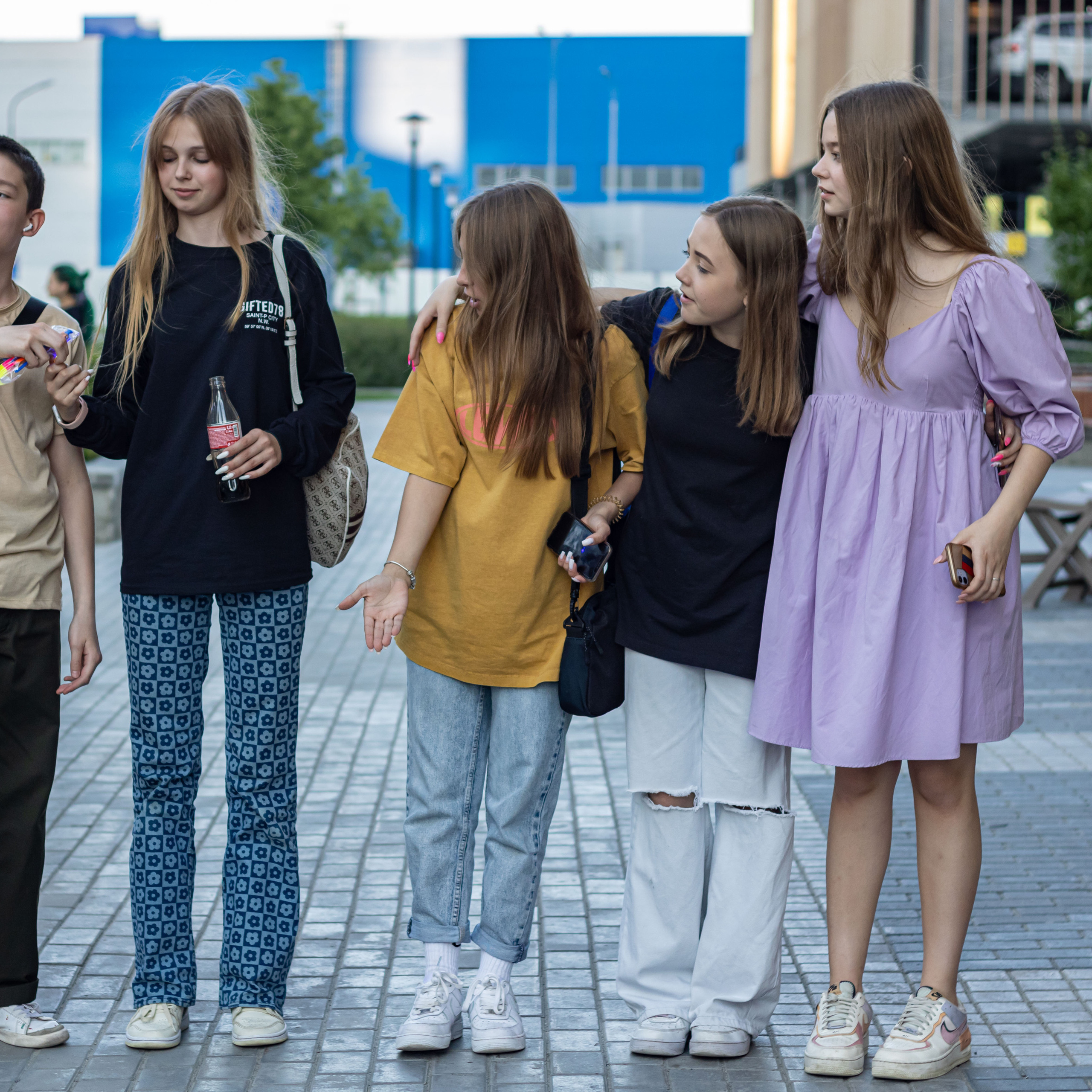 Прогулка подружек. Фотограф в Тюмени Вера Ильинова