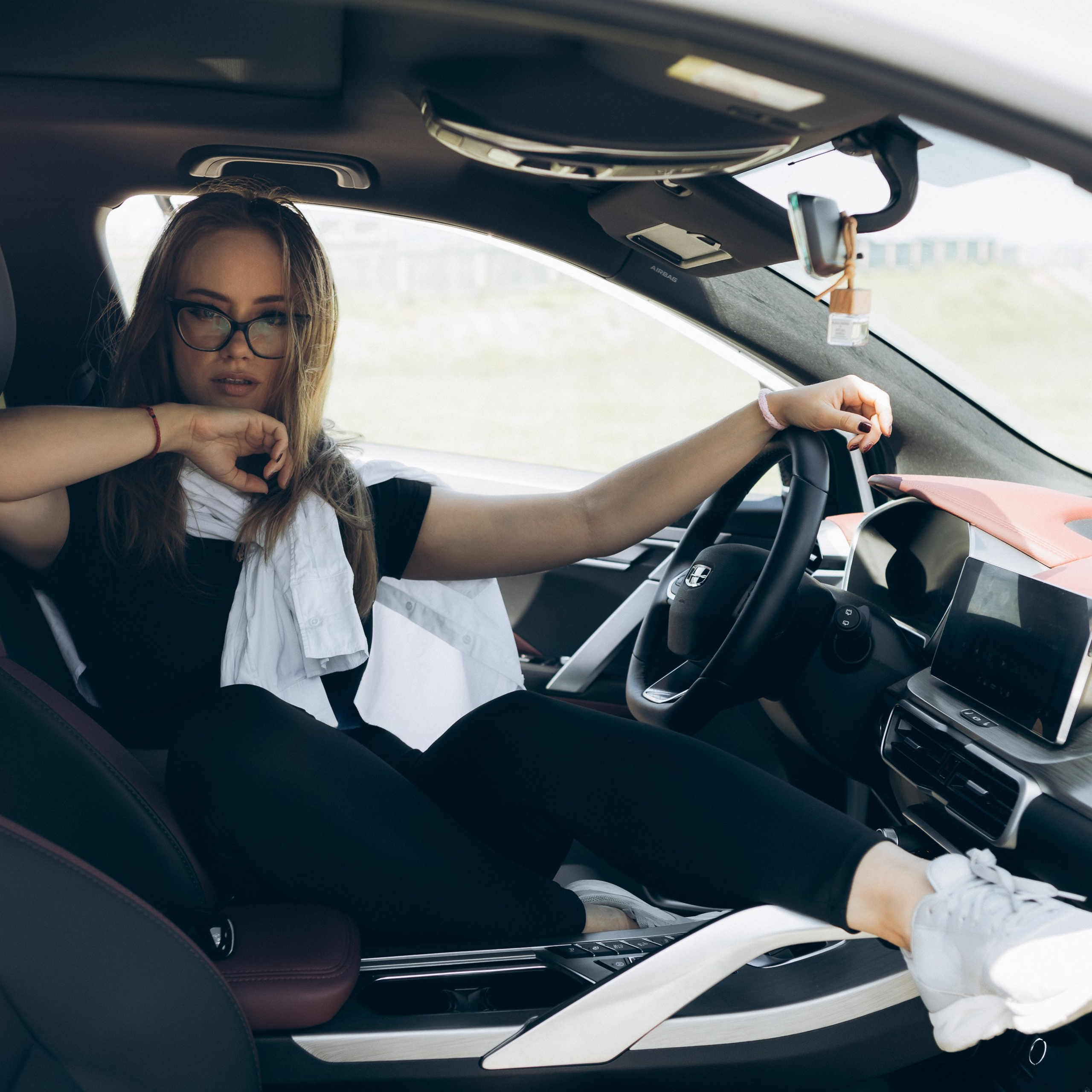 Прогулка в городе в солнечный день. Фотограф в Тюмени Вера Ильинова