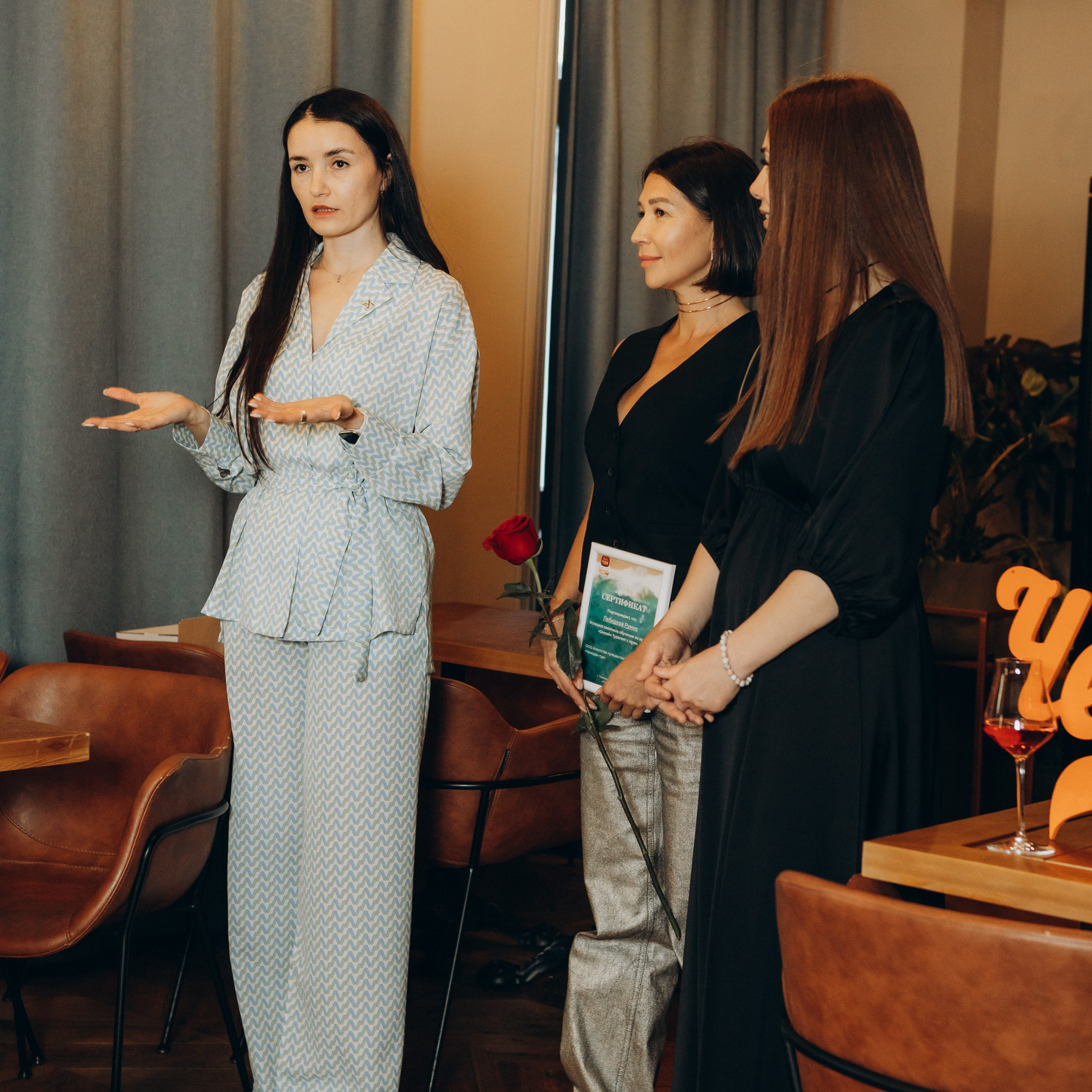 Репортажная, выпускной в турагенстве. Фотограф в Тюмени Вера Ильинова