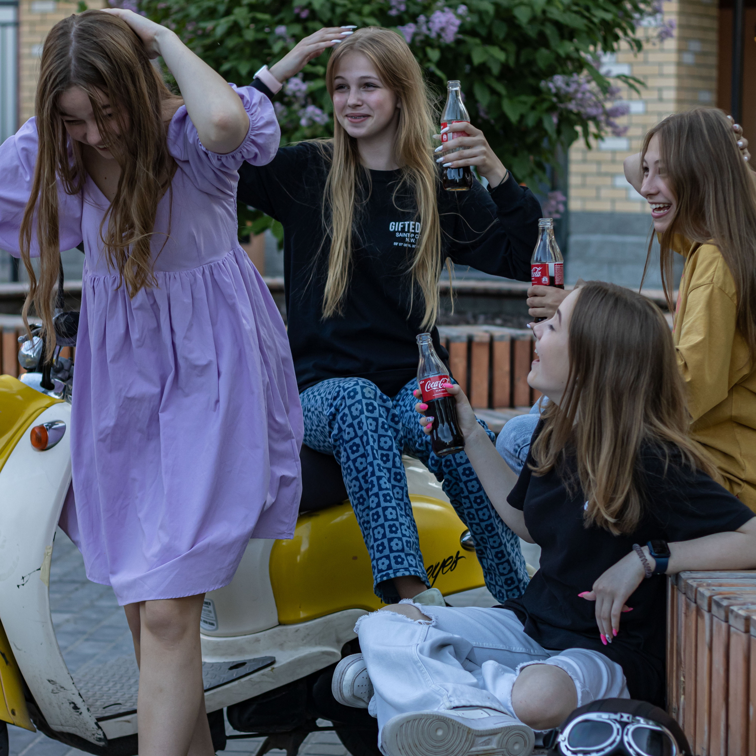 Прогулка подружек. Фотограф в Тюмени Вера Ильинова