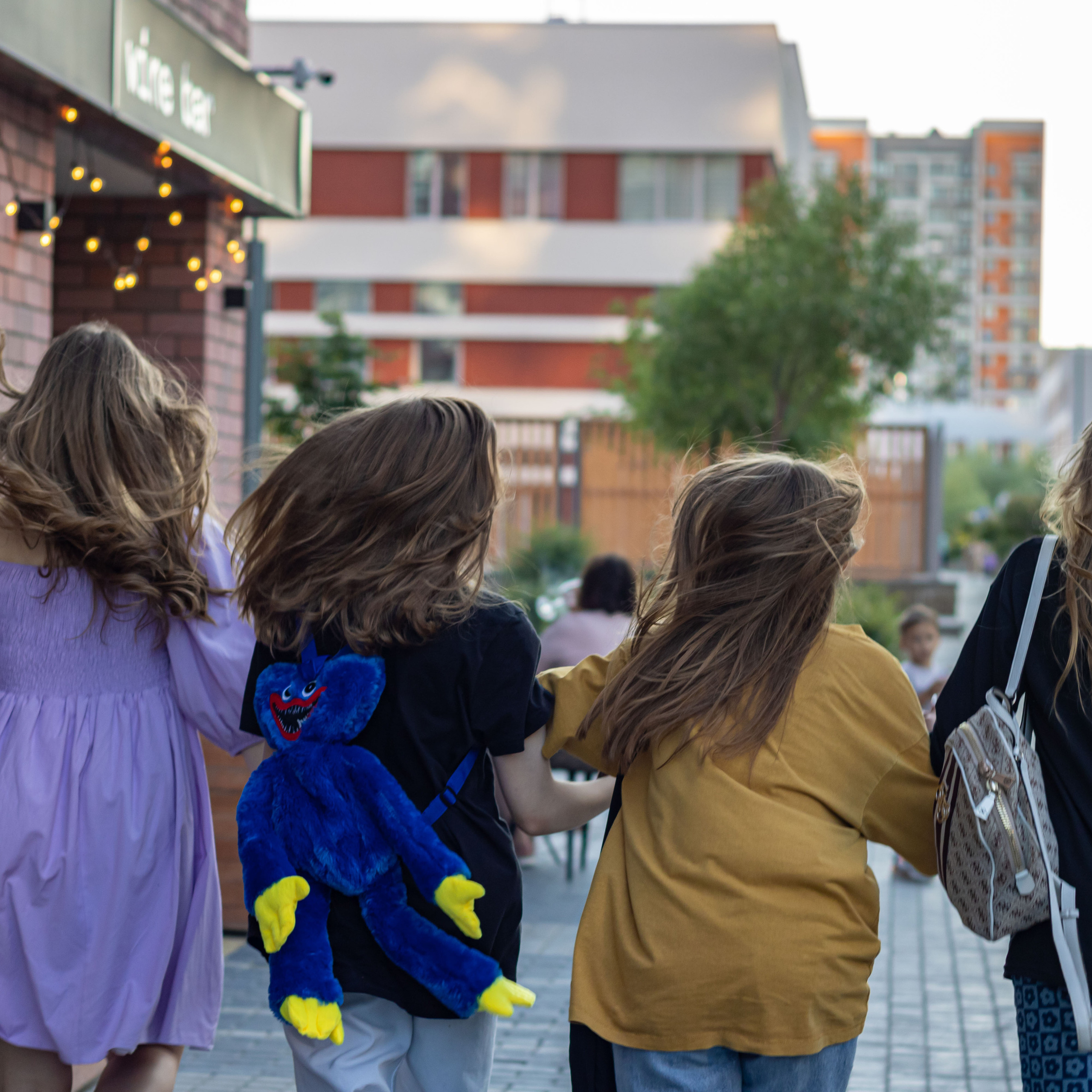 Прогулка подружек. Фотограф в Тюмени Вера Ильинова