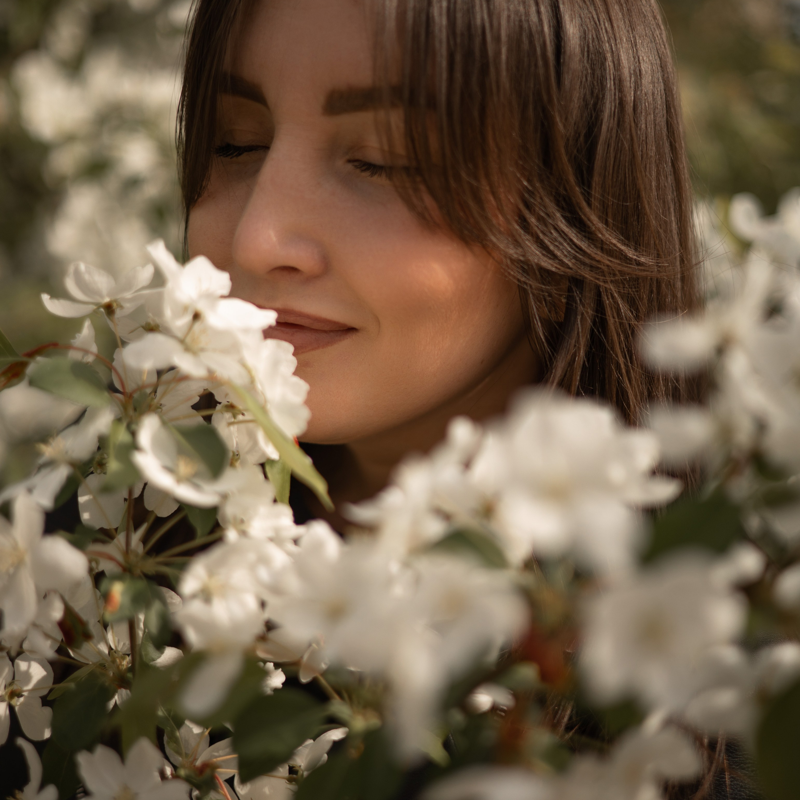 В цветущих яблонях. Фотограф в Тюмени Вера Ильинова