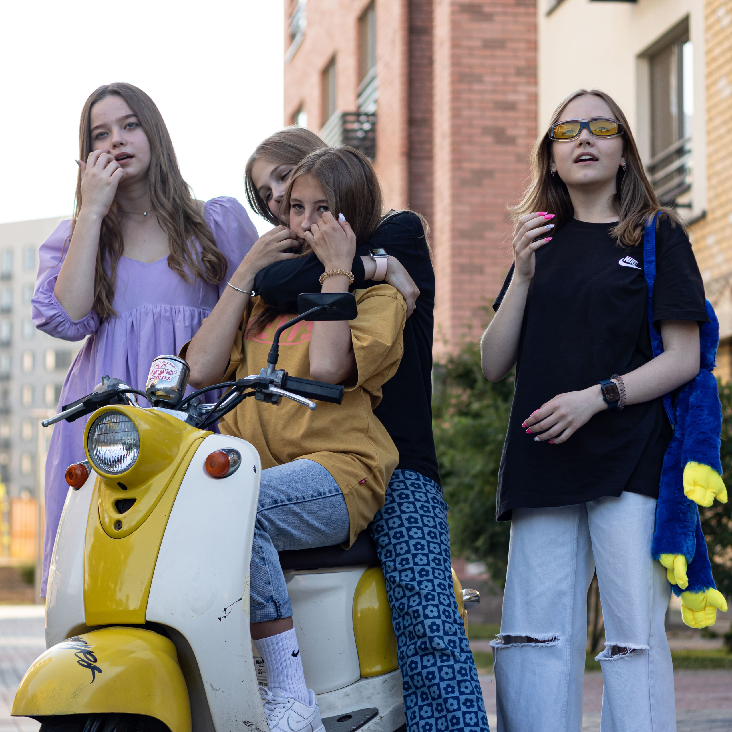 Прогулка подружек. Фотограф в Тюмени Вера Ильинова