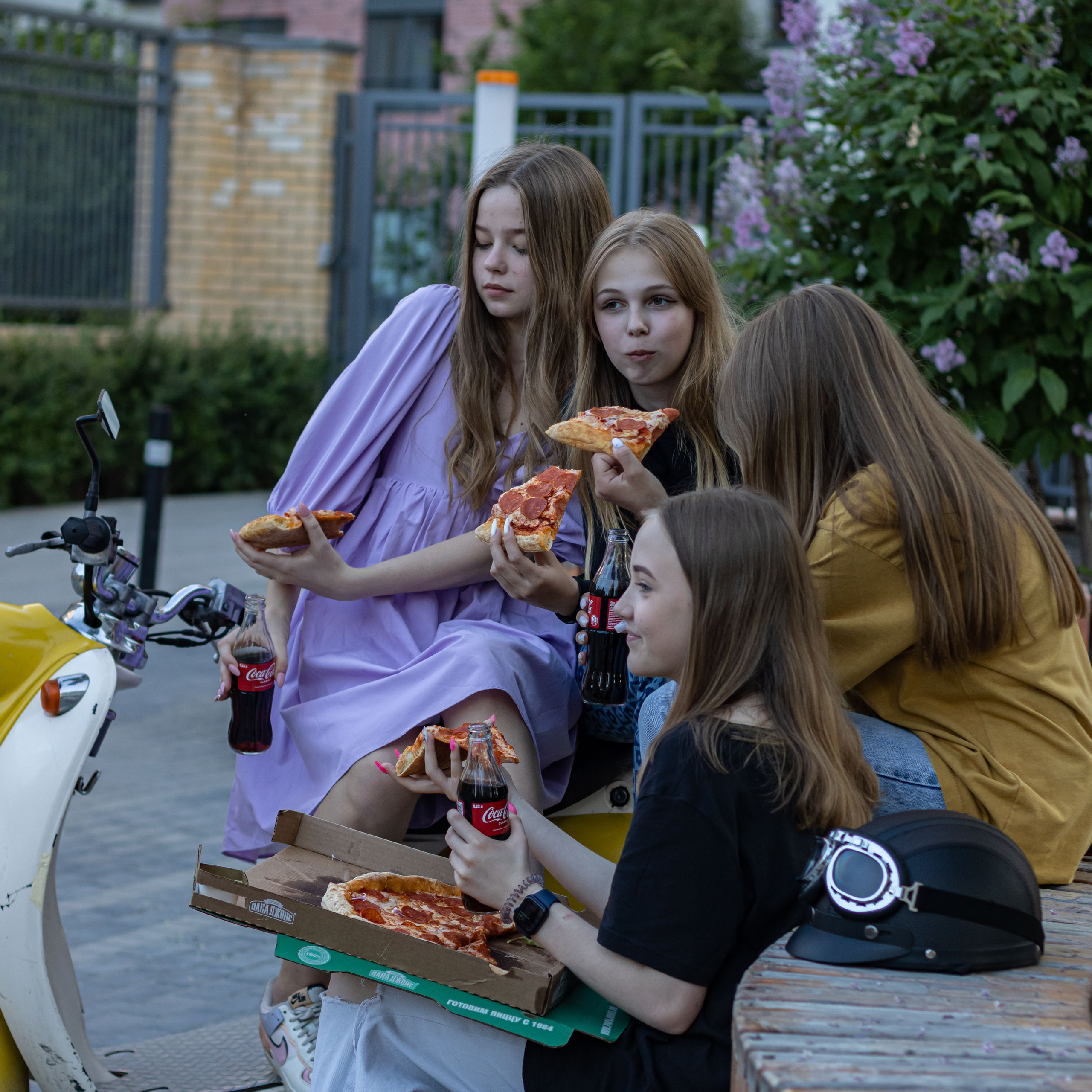 Прогулка подружек. Фотограф в Тюмени Вера Ильинова