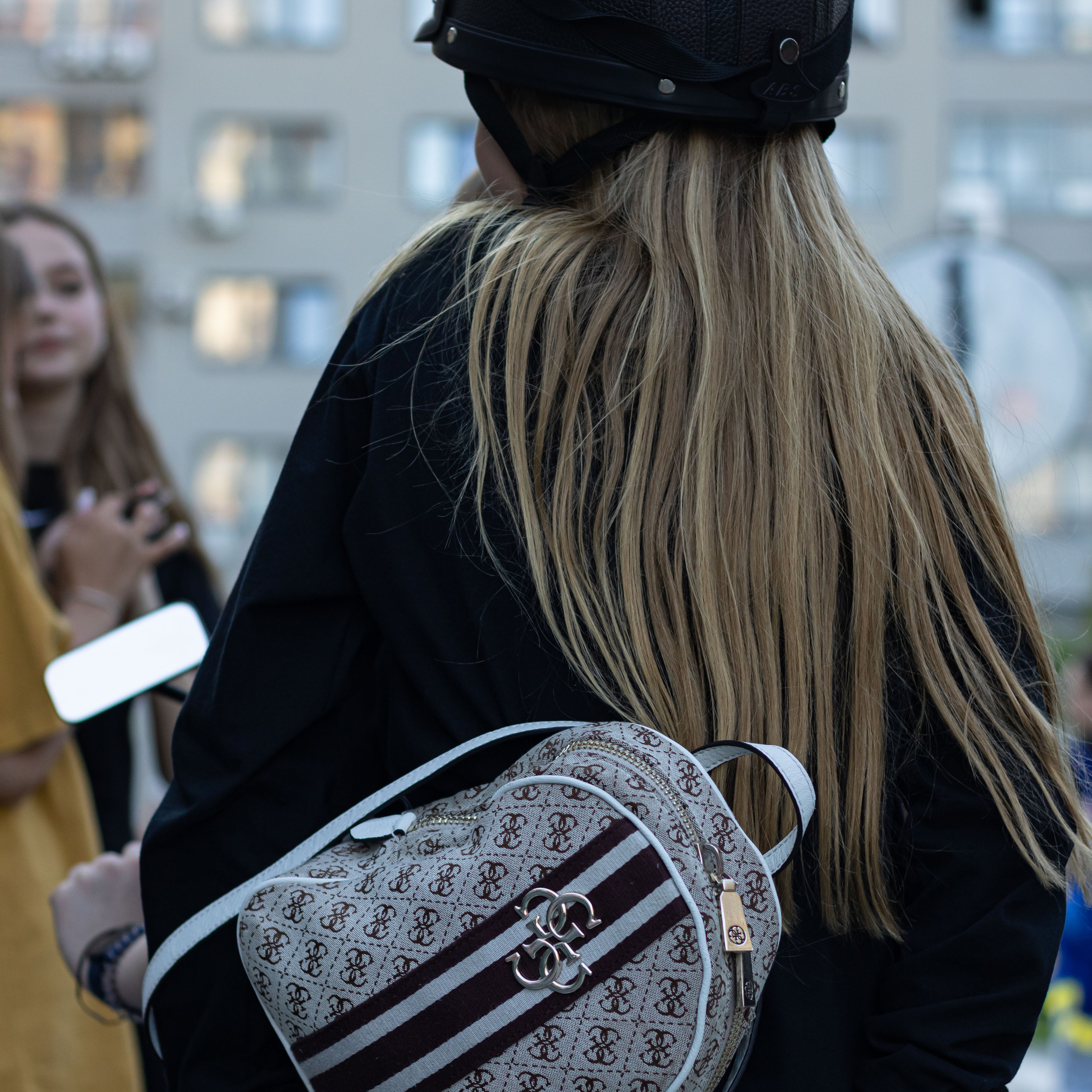 Прогулка подружек. Фотограф в Тюмени Вера Ильинова