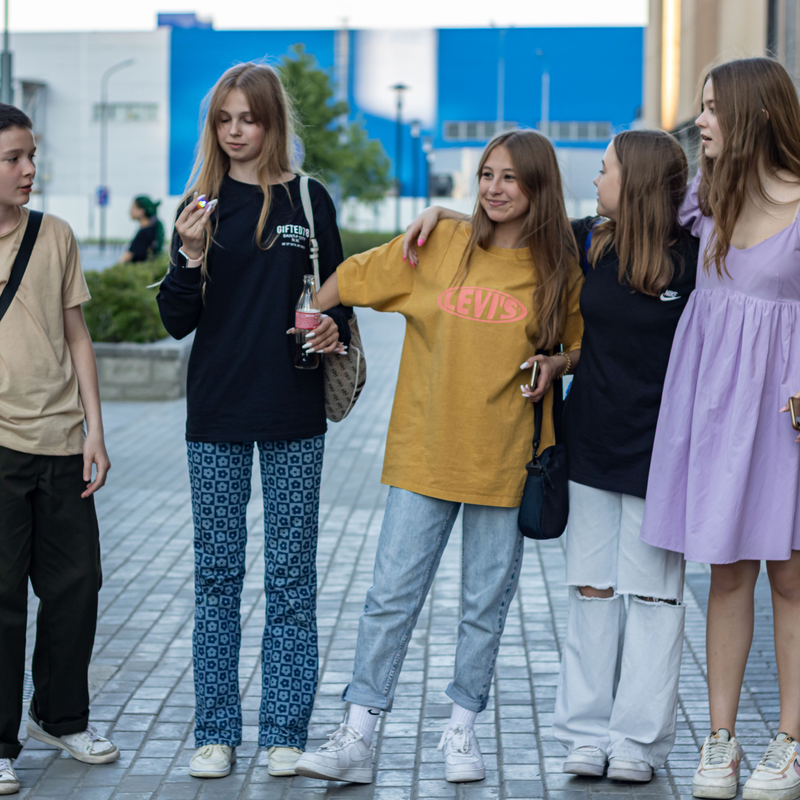 Прогулка подружек. Фотограф в Тюмени Вера Ильинова