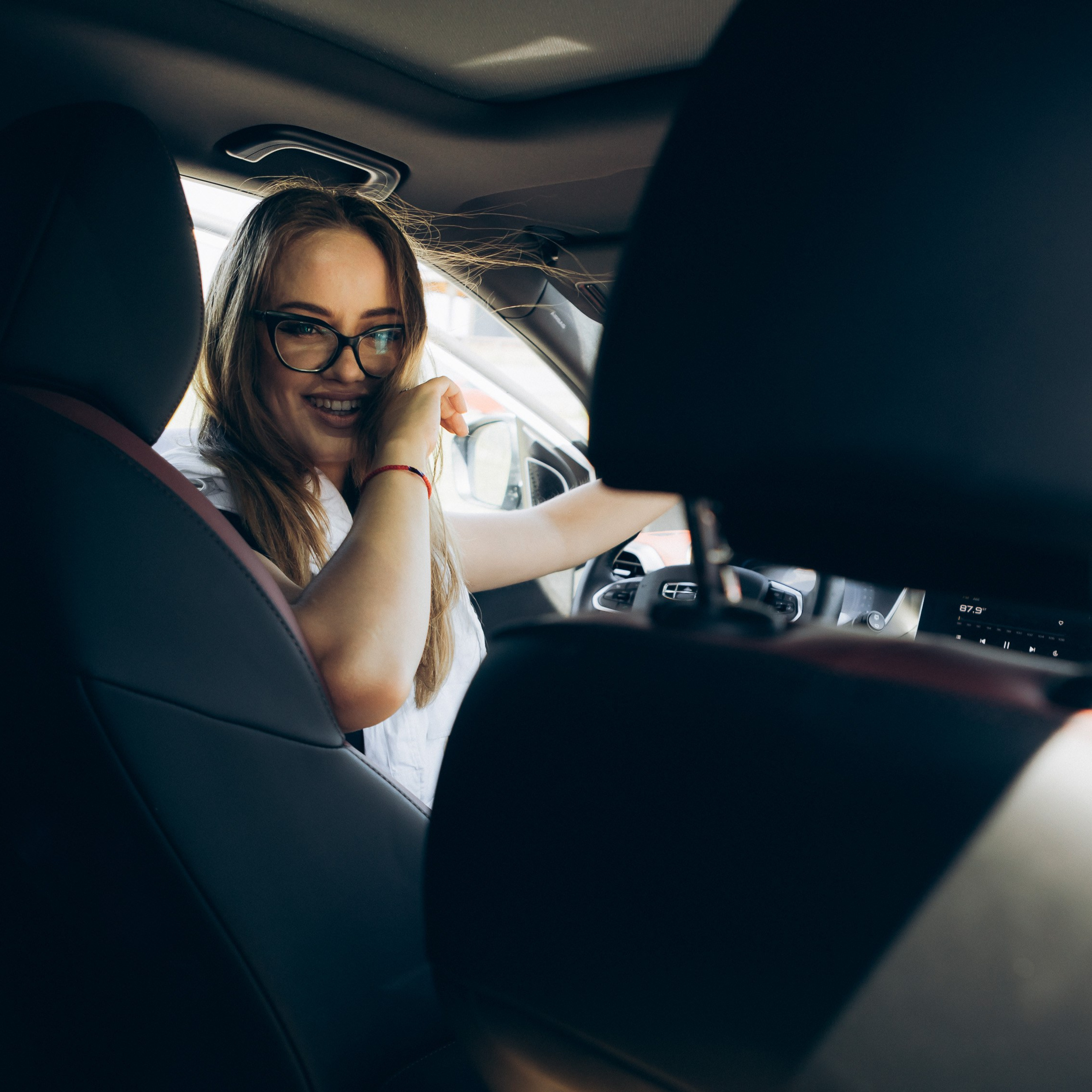 Прогулка в городе в солнечный день. Фотограф в Тюмени Вера Ильинова