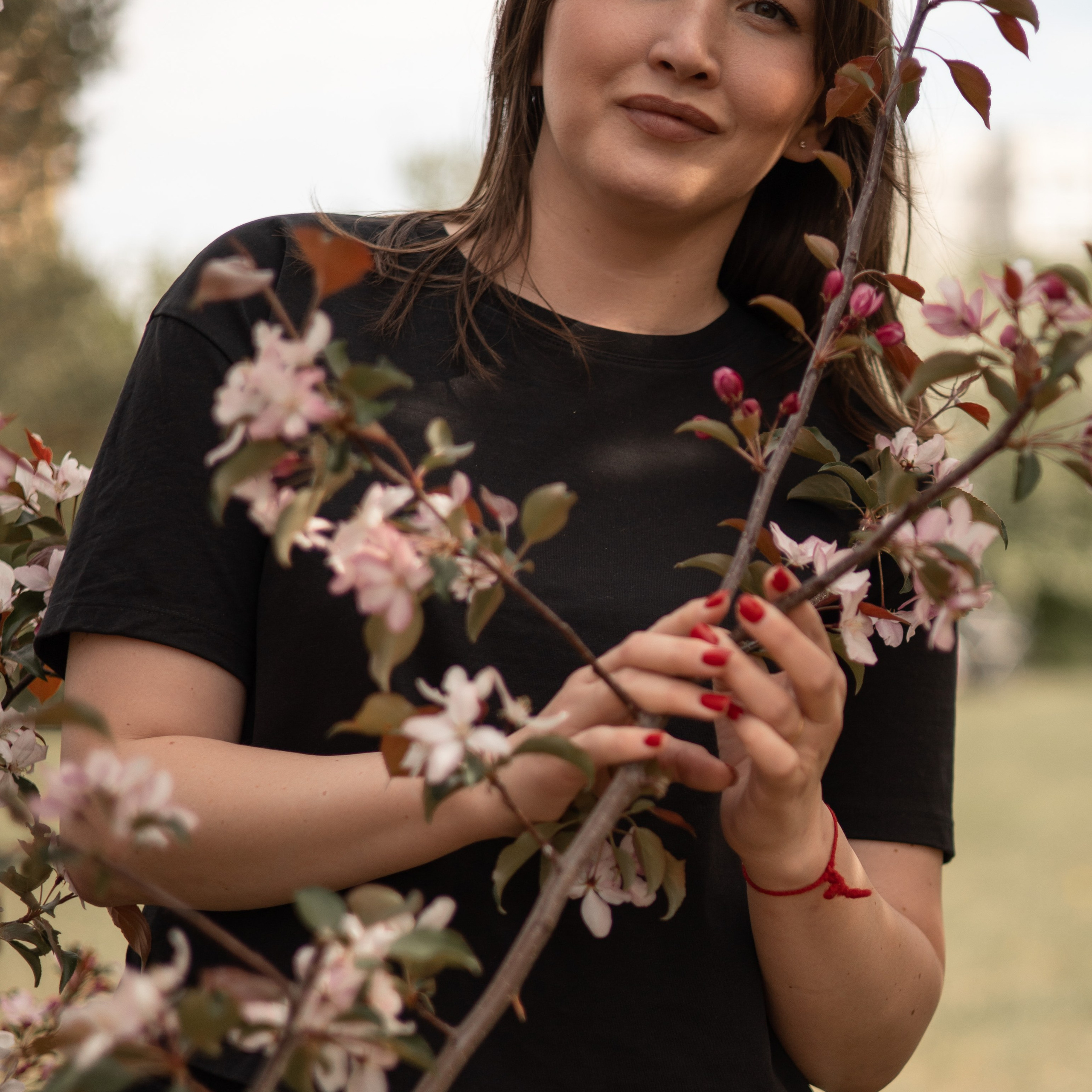 В цветущих яблонях. Фотограф в Тюмени Вера Ильинова