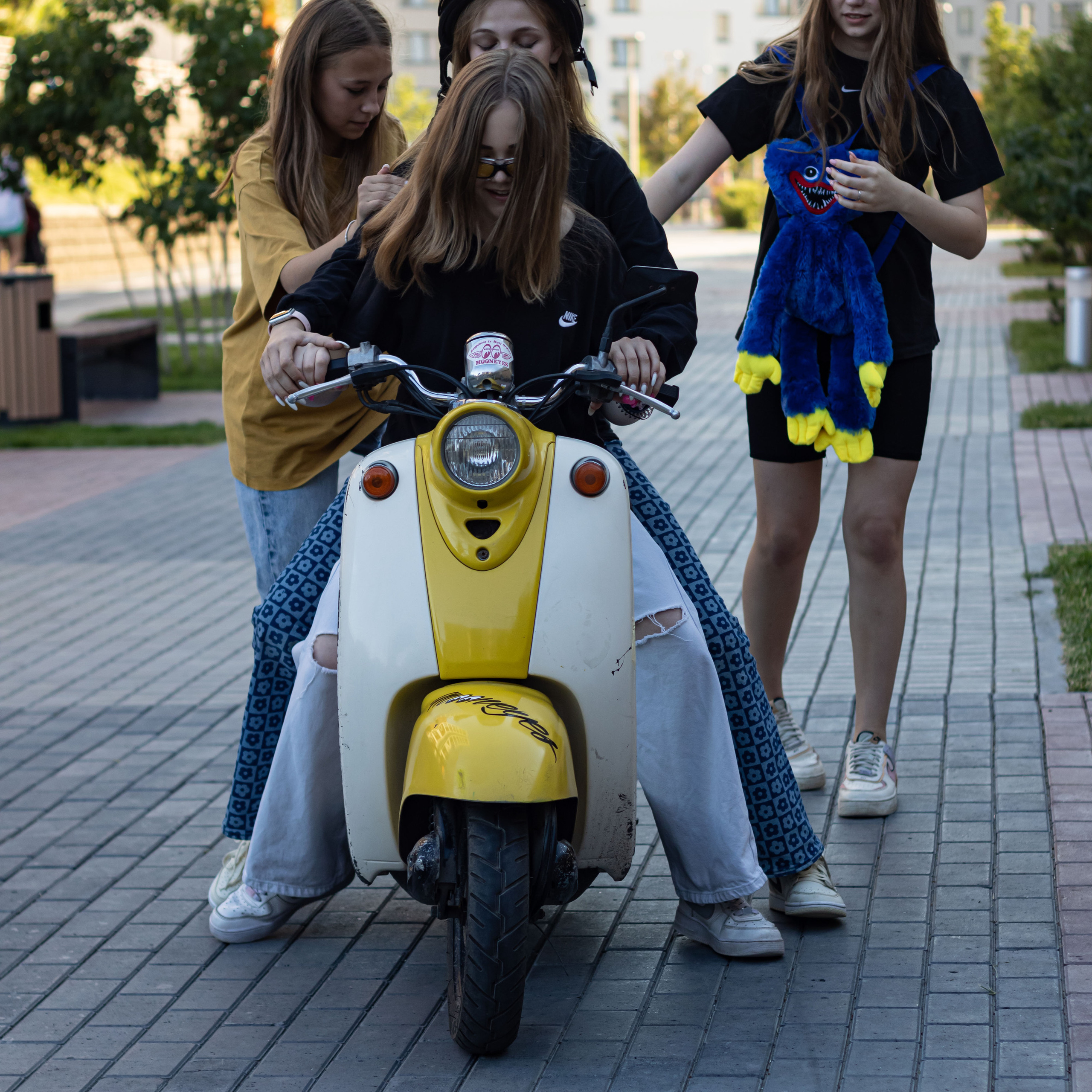 Прогулка подружек. Фотограф в Тюмени Вера Ильинова