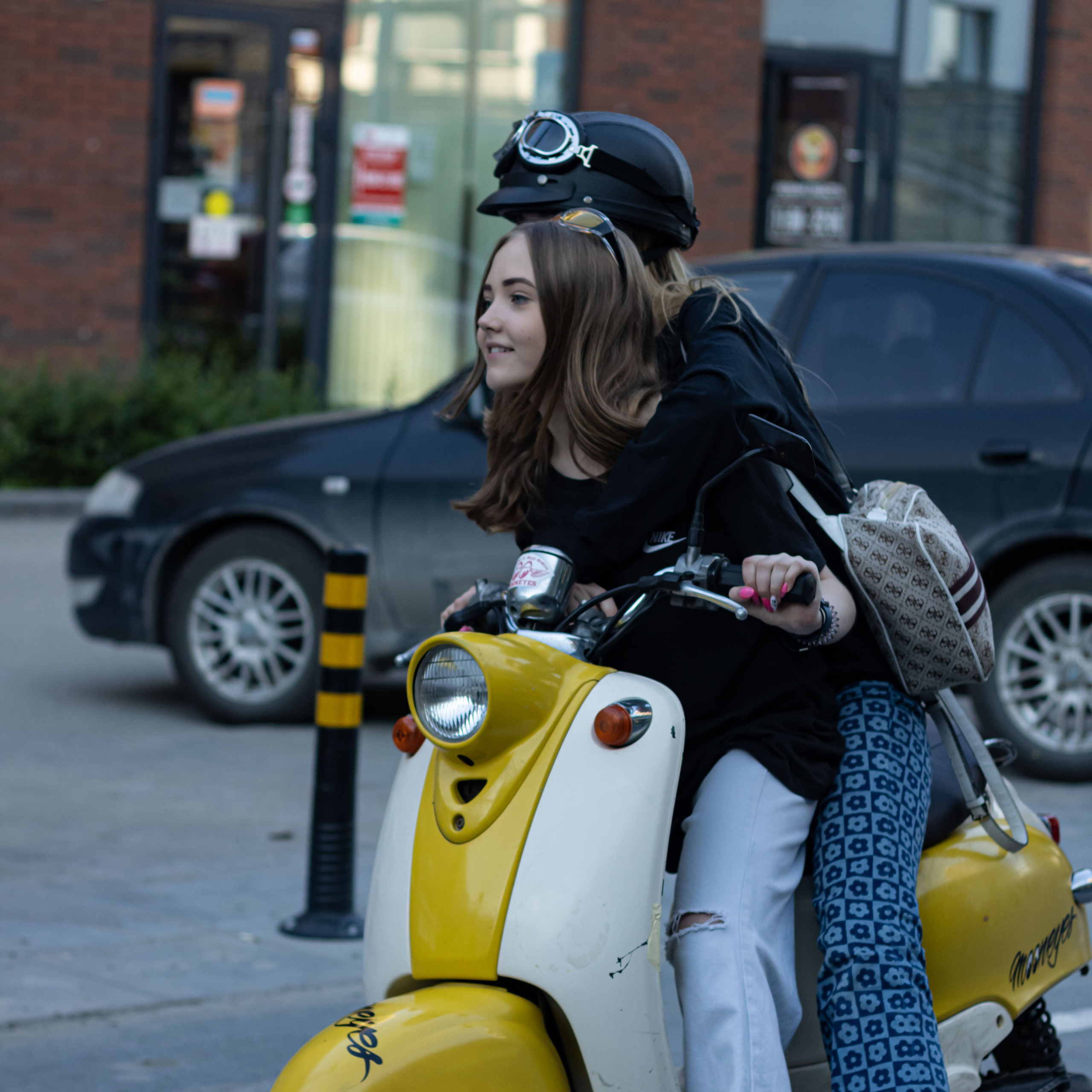 Прогулка подружек. Фотограф в Тюмени Вера Ильинова