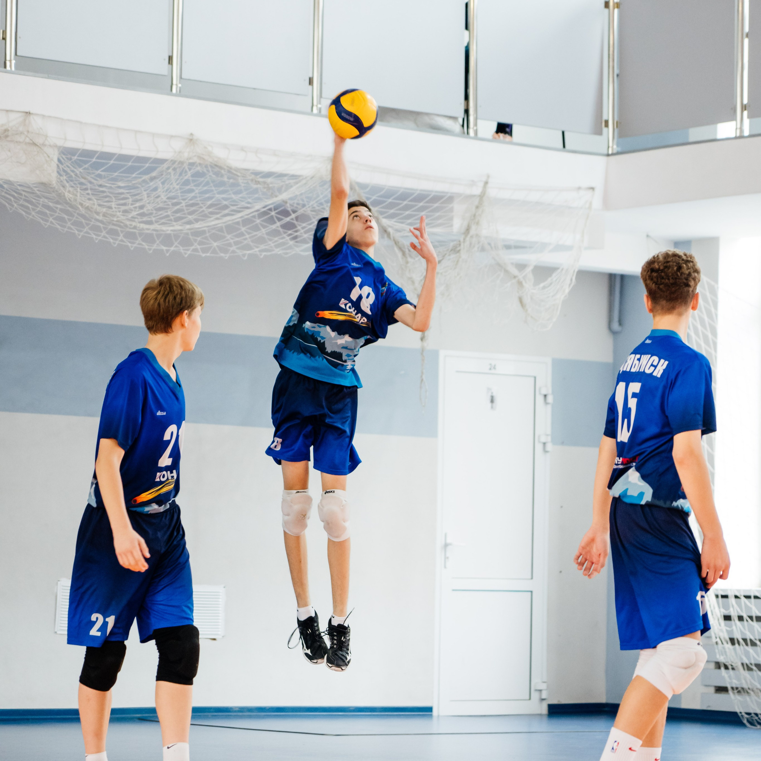 Соревнования по волейболу