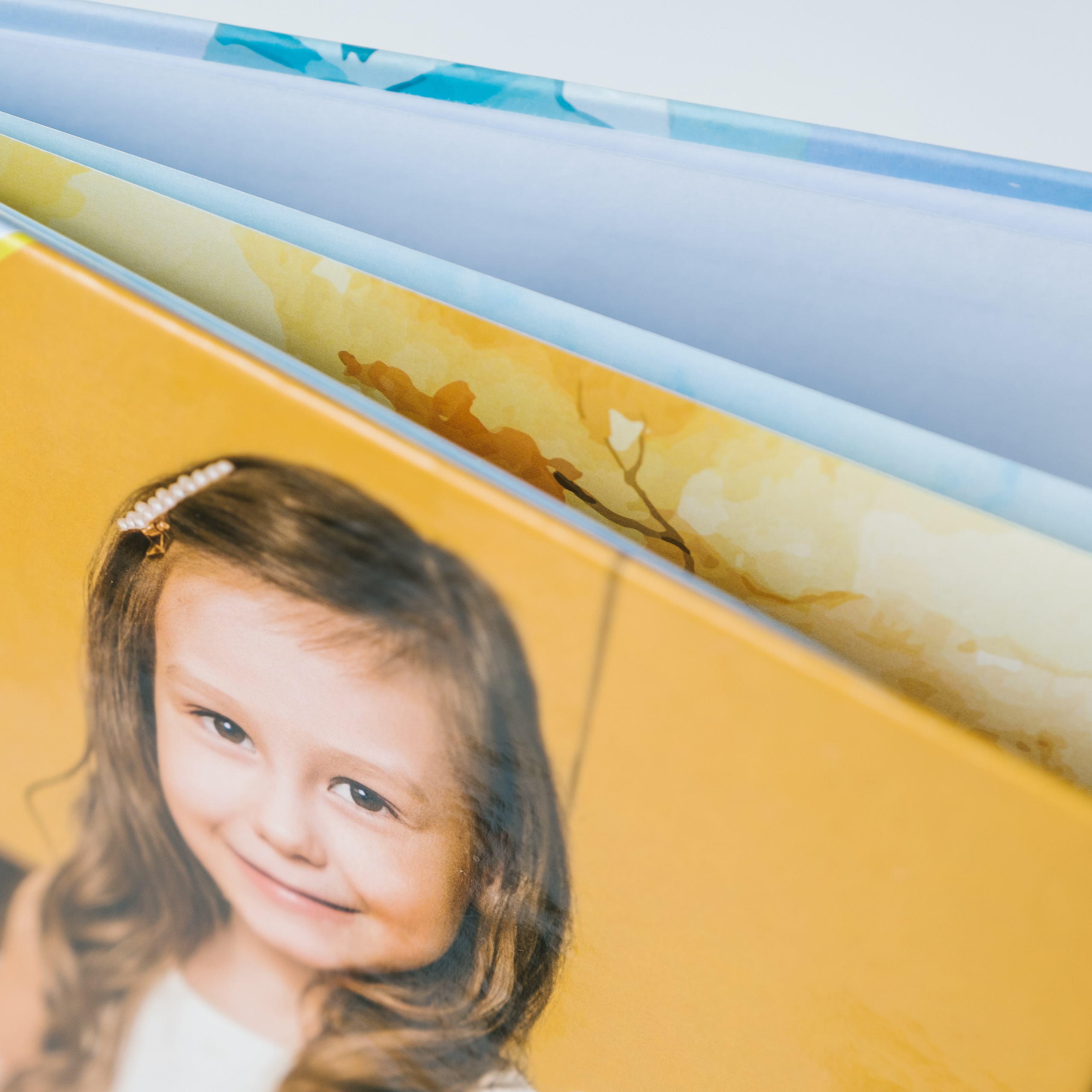 С личным разворотом «Акварельные мечты». Выпускные альбомы «Окейкнига»