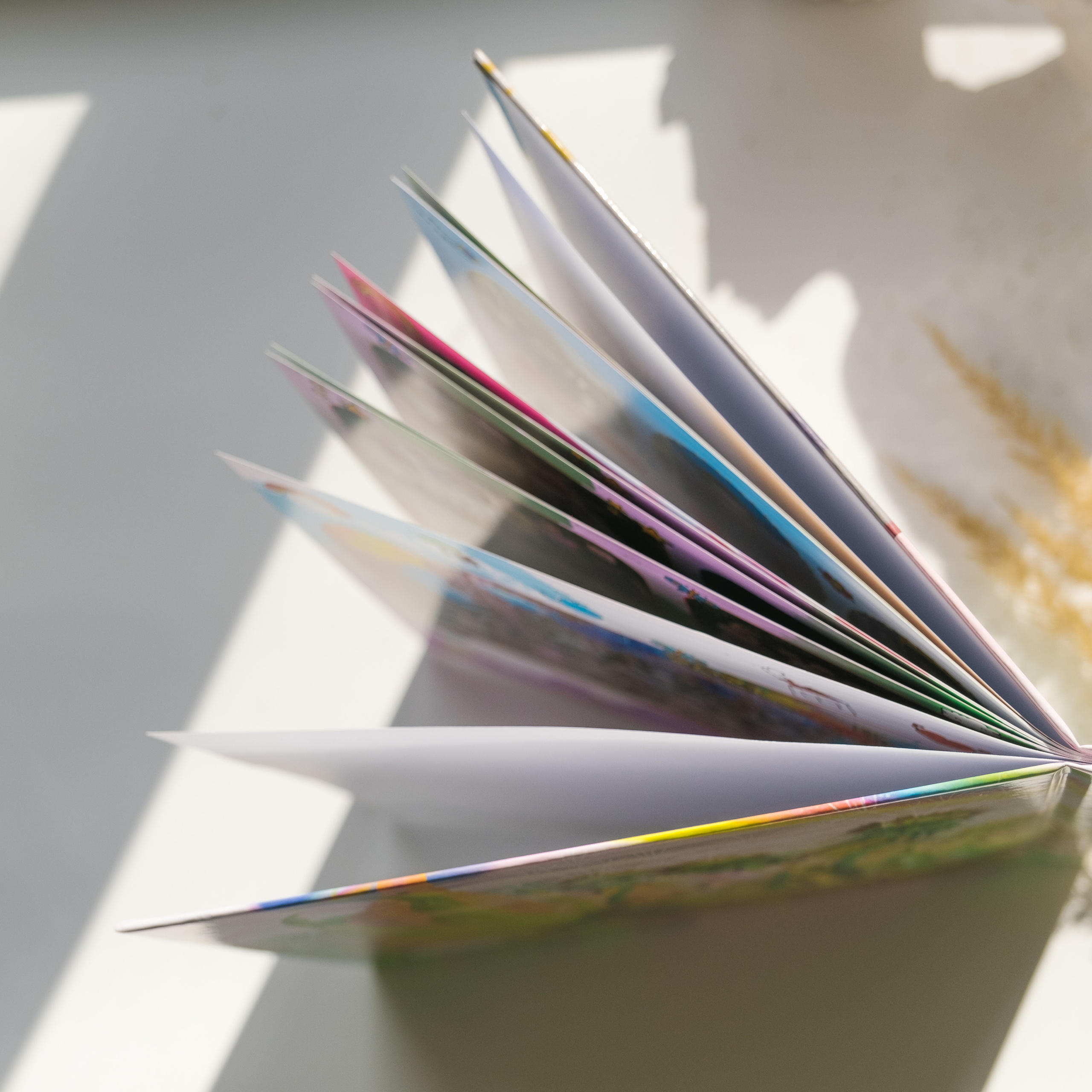 С личным разворотом «Акварельные мечты». Выпускные альбомы «Окейкнига»