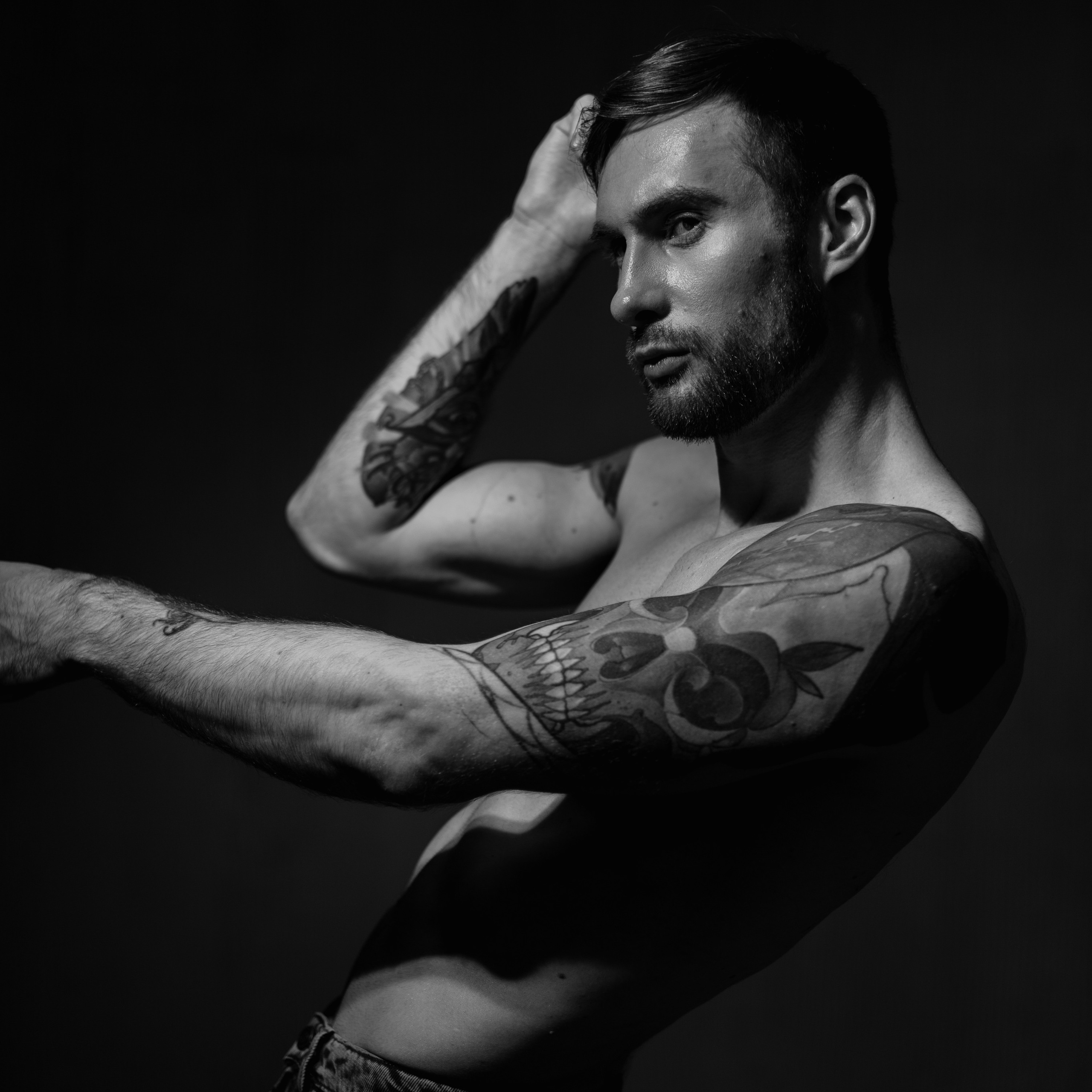 Антон студия черно-белый+цвет