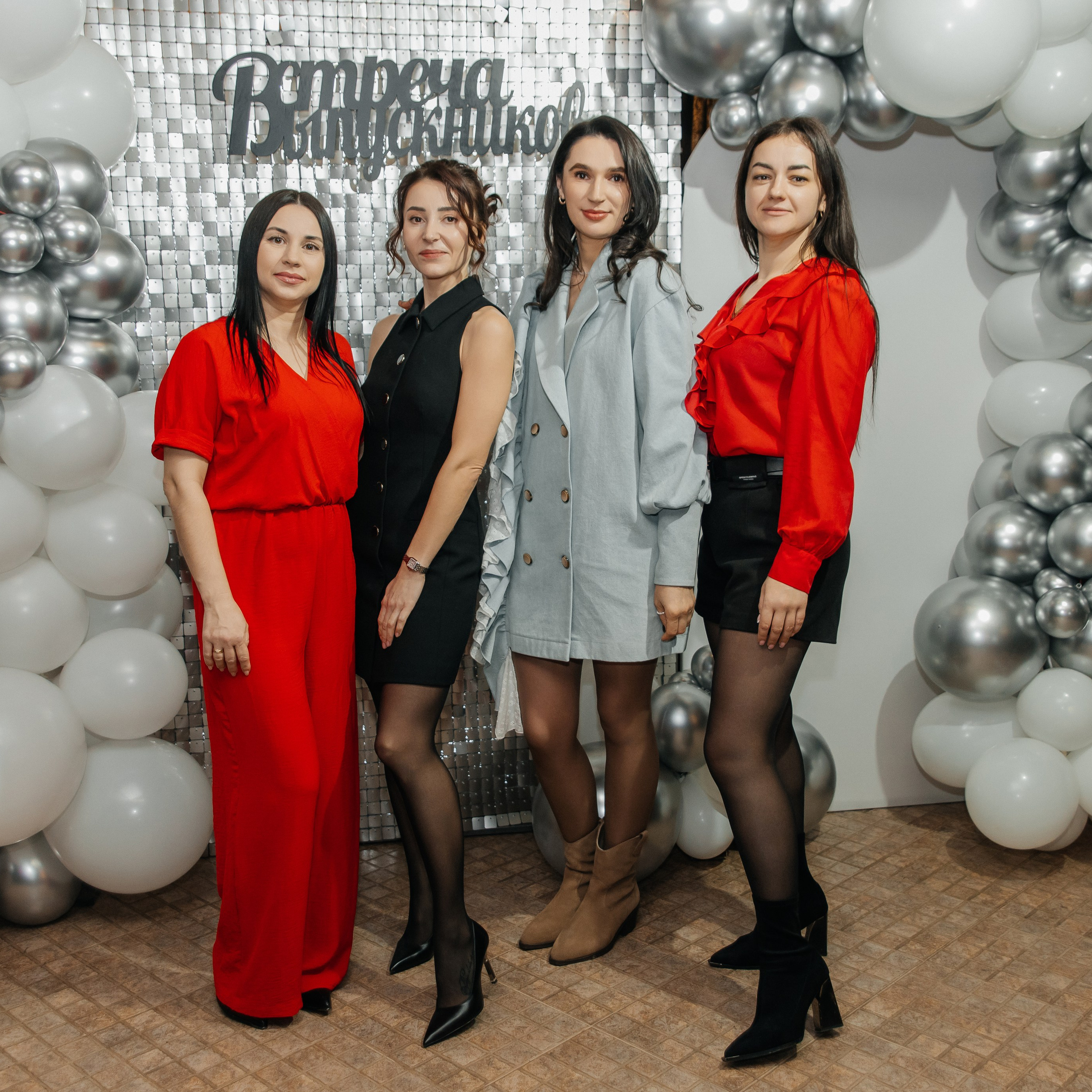 Вечер Встречи Выпускников (Три Медведя). Фотограф Краснодар