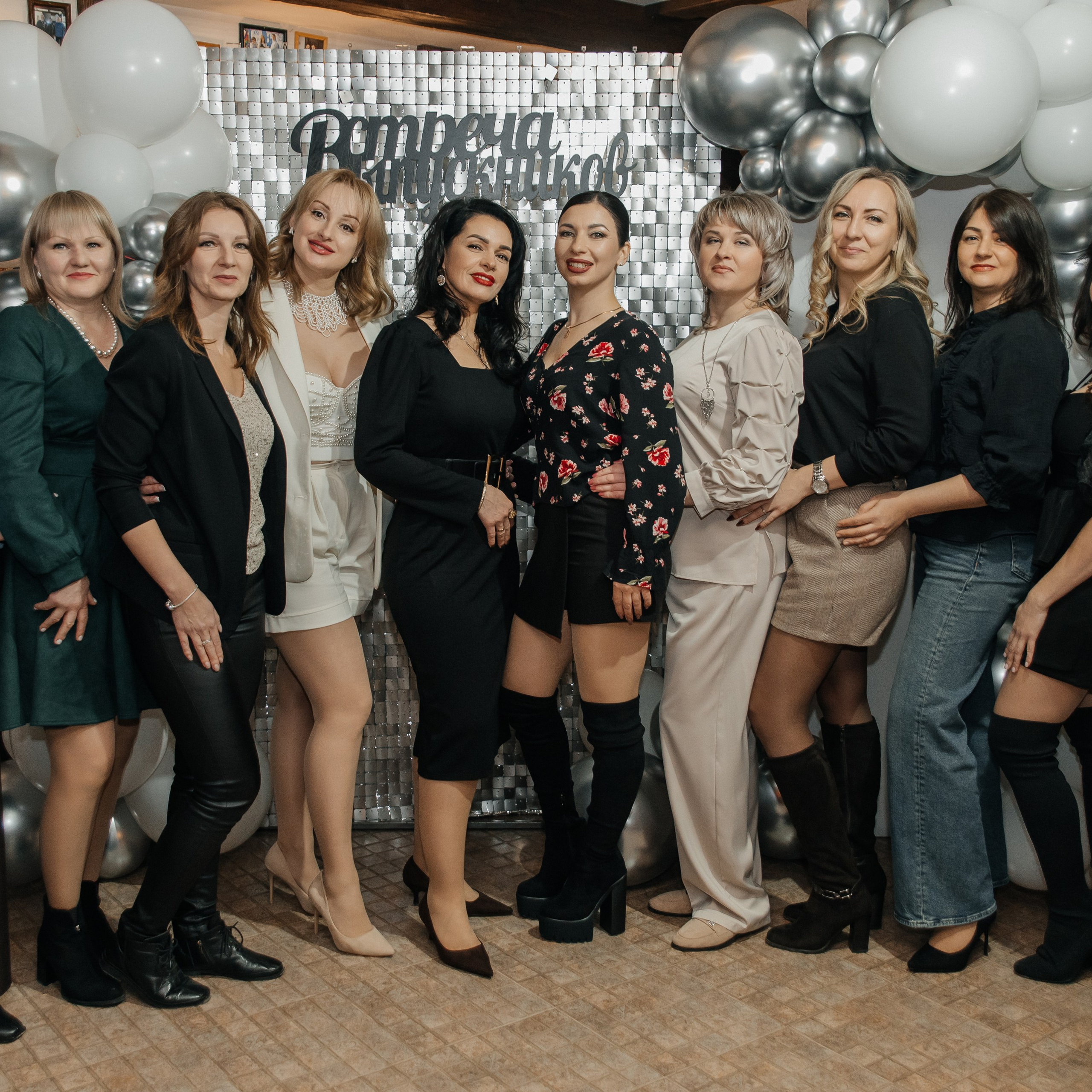 Вечер Встречи Выпускников (Три Медведя). Фотограф Краснодар