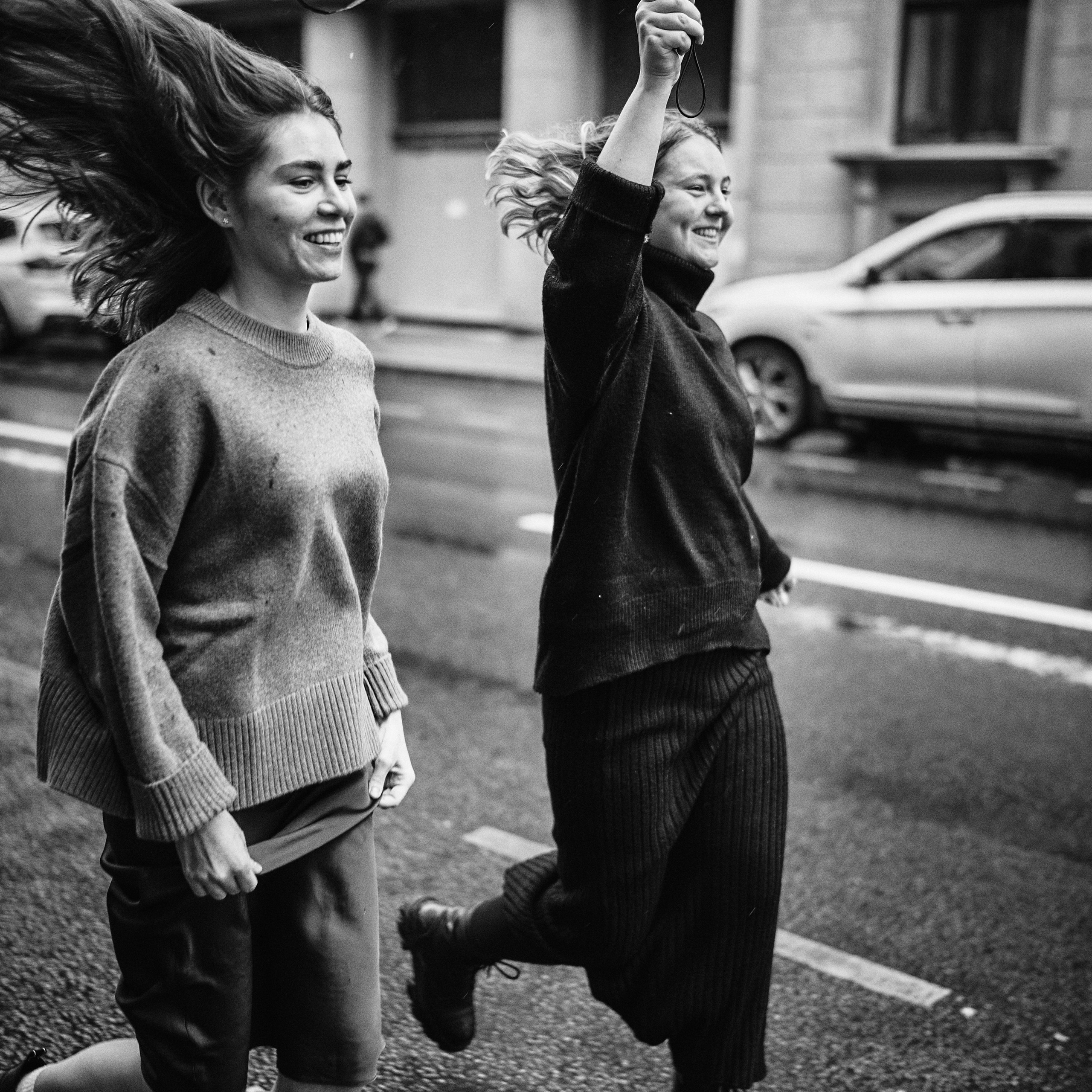 Две сестрички