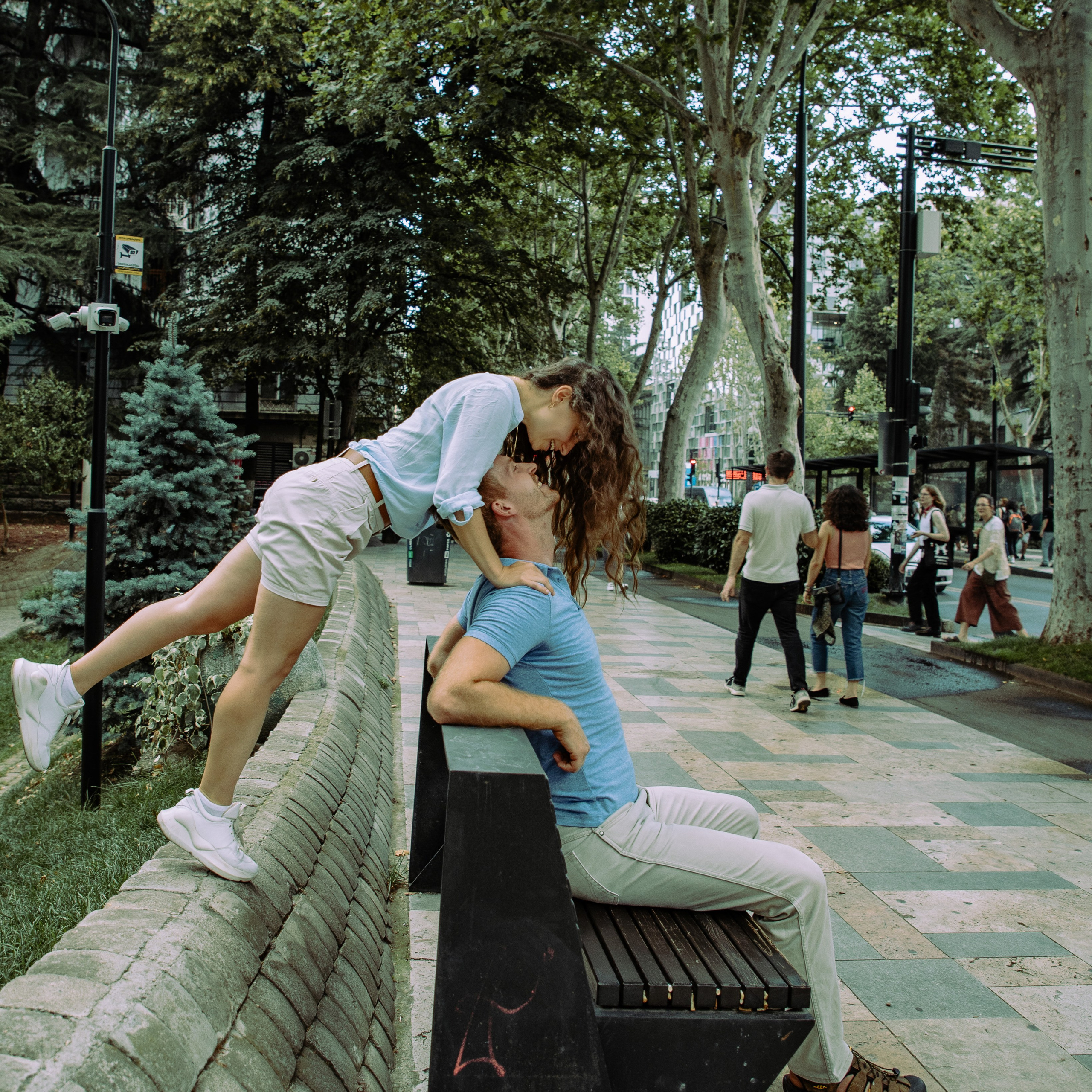 Пара в городе Тбилиси