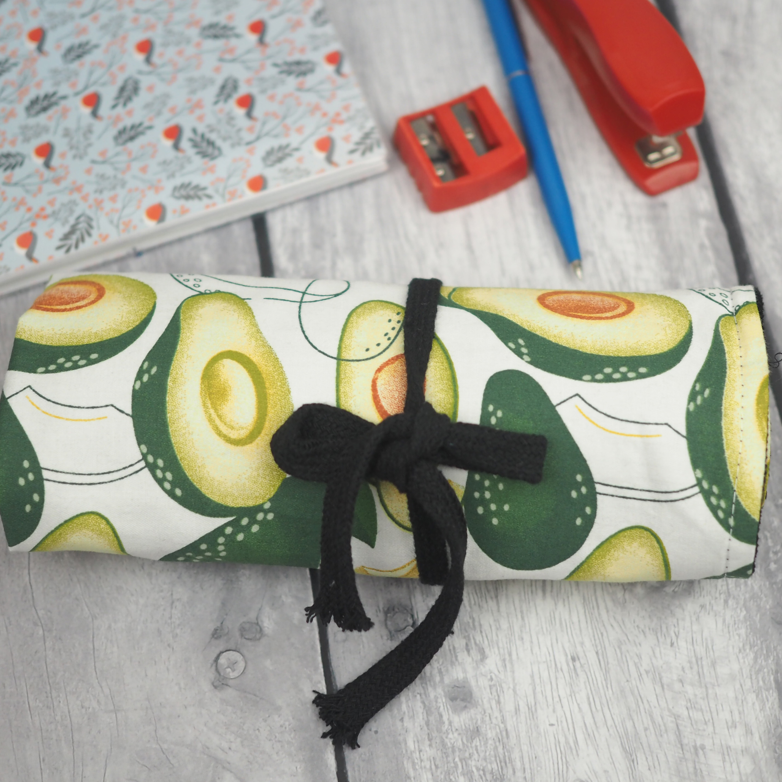 Пенал- скрутка в композиции