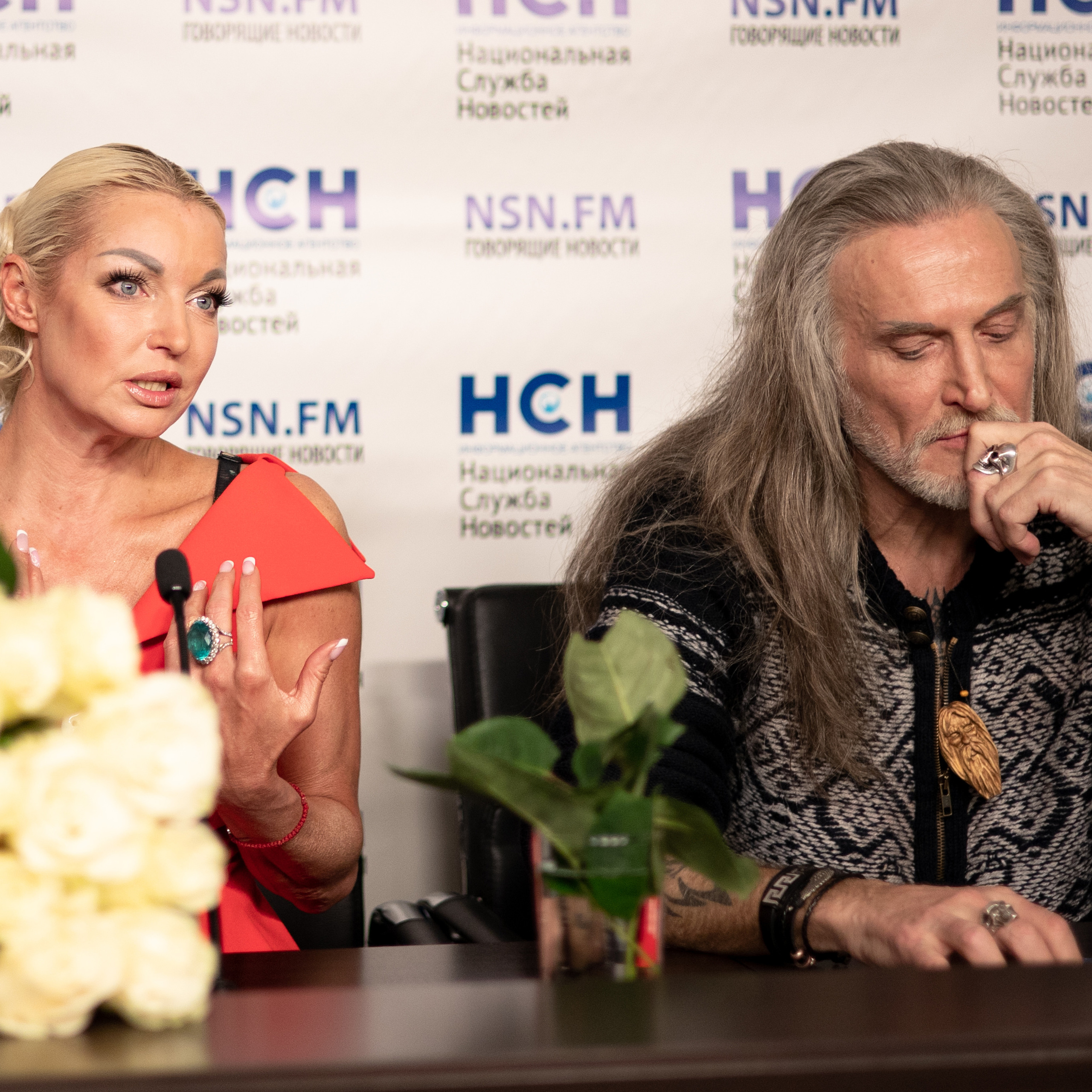 Пресс-конференция в НСН (Анастасия Волочкова, Никита Джигурда)