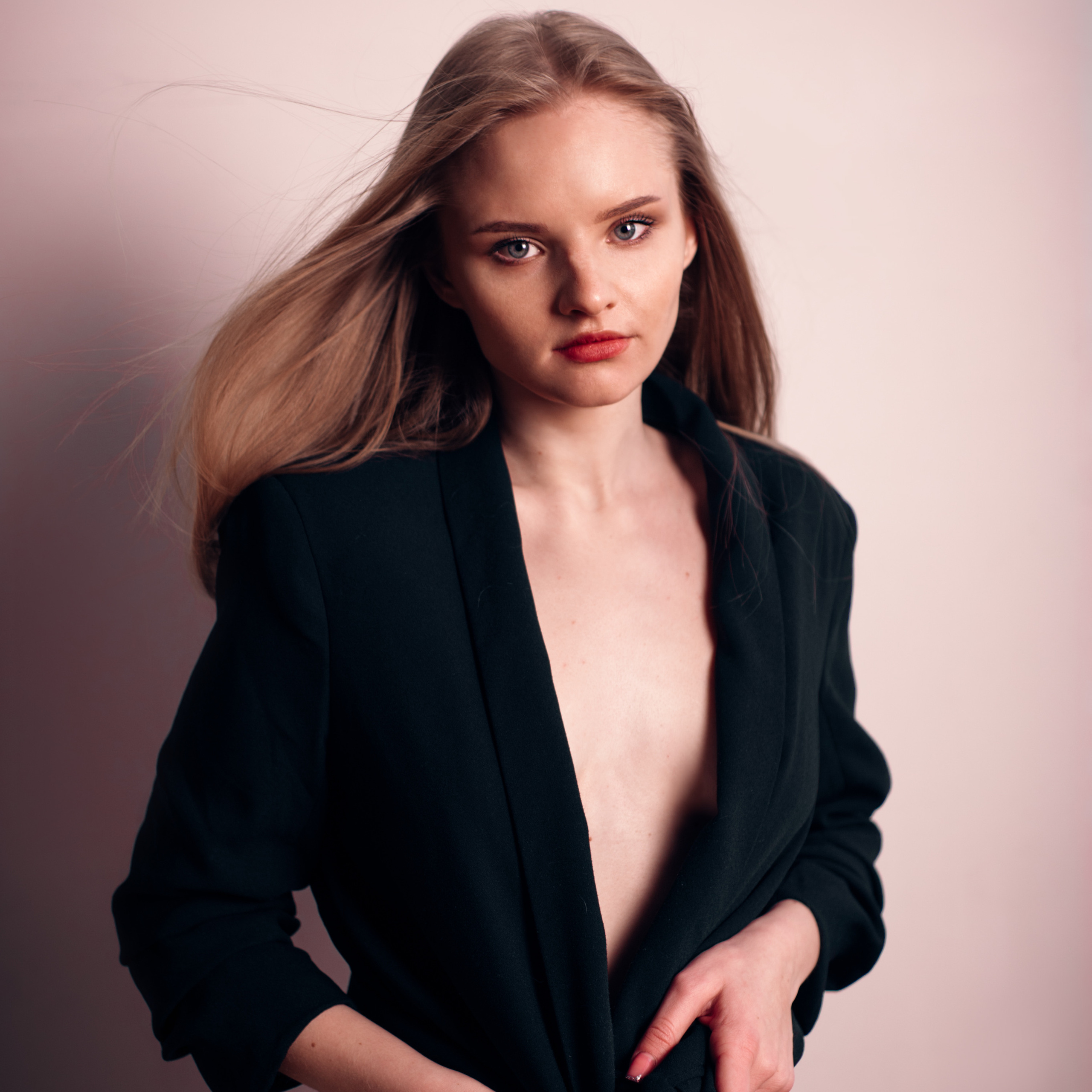 Ульяна, студия