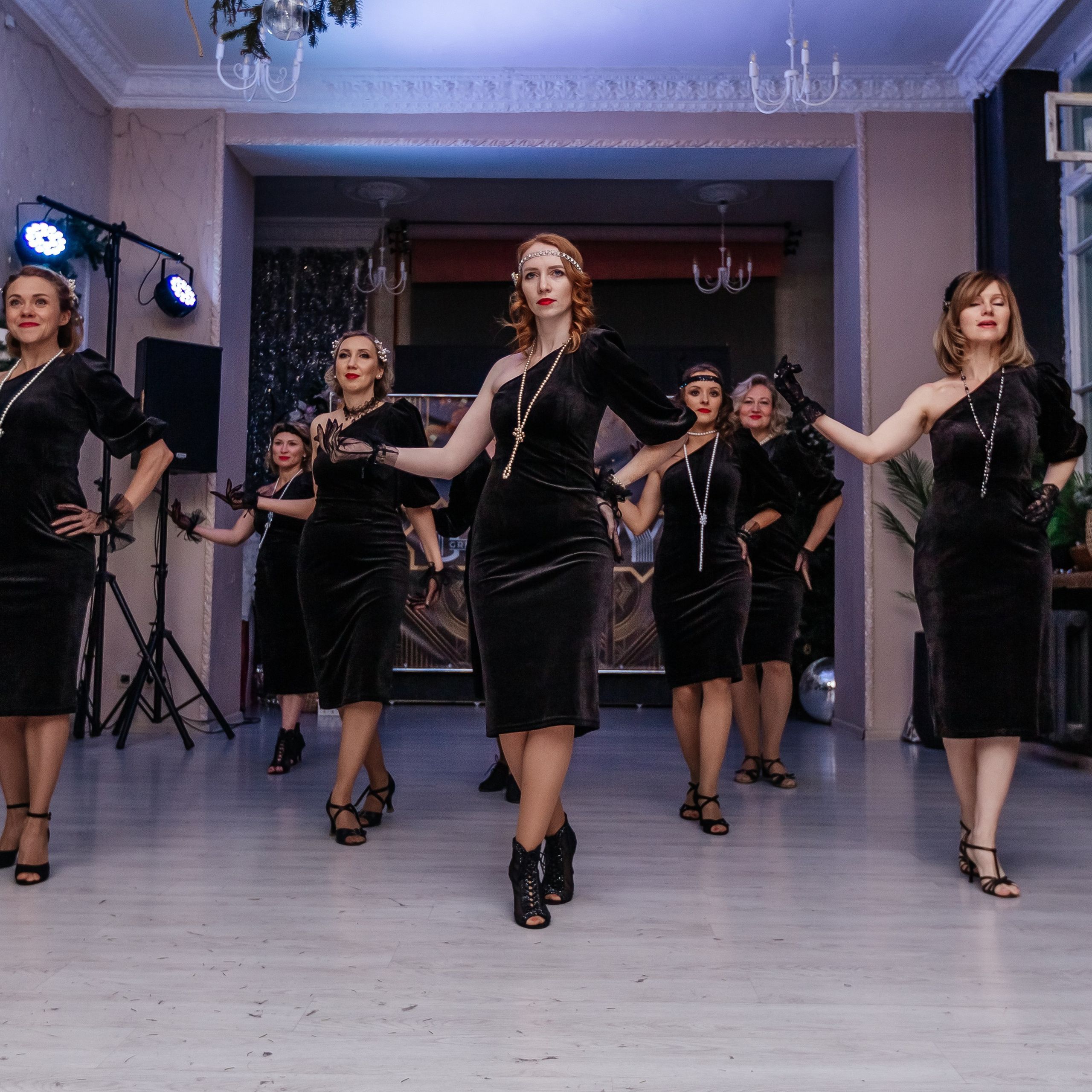 Новогодняя танцевальная хастл-вечеринка в стиле Гетсби