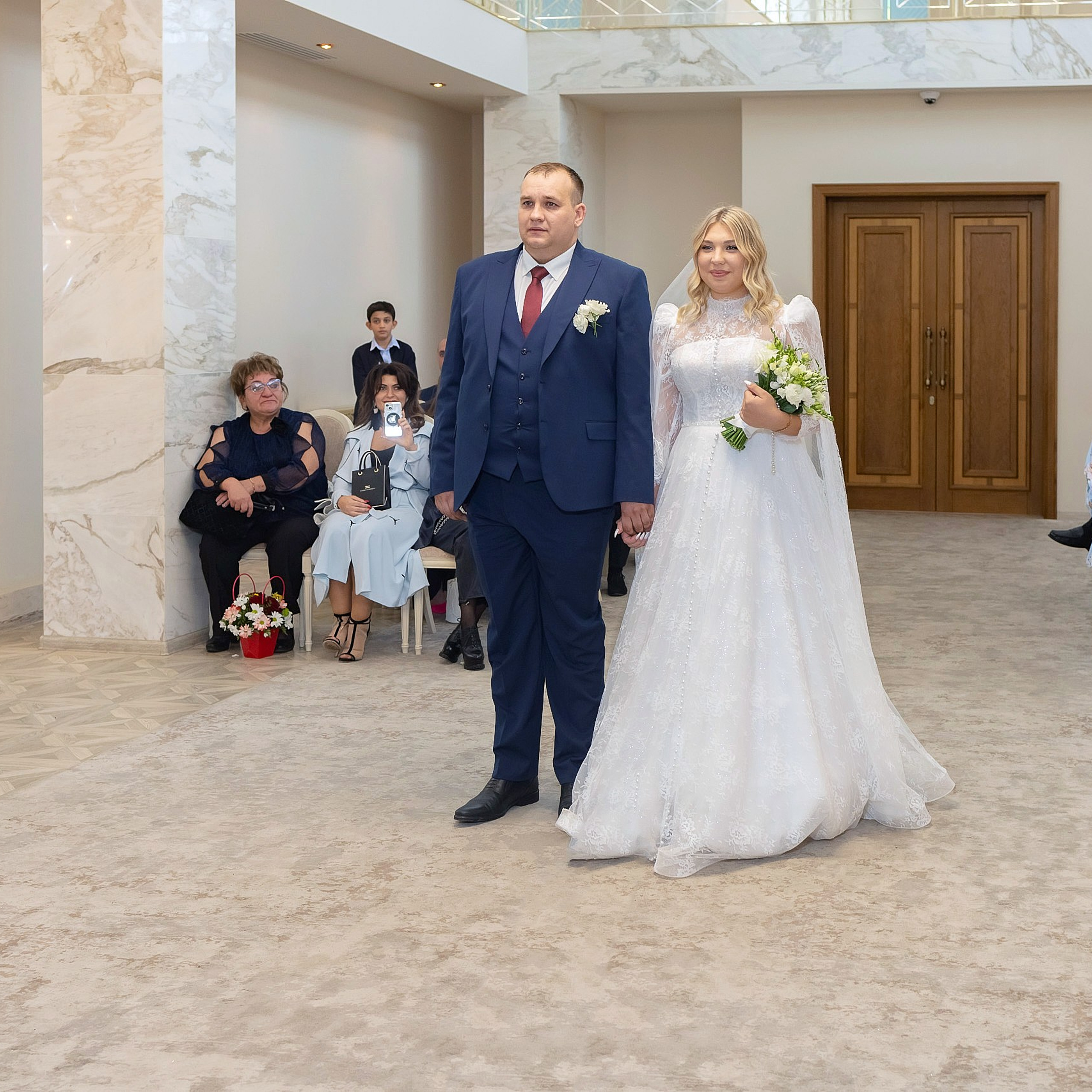 Свадебная фотосессия в загсе