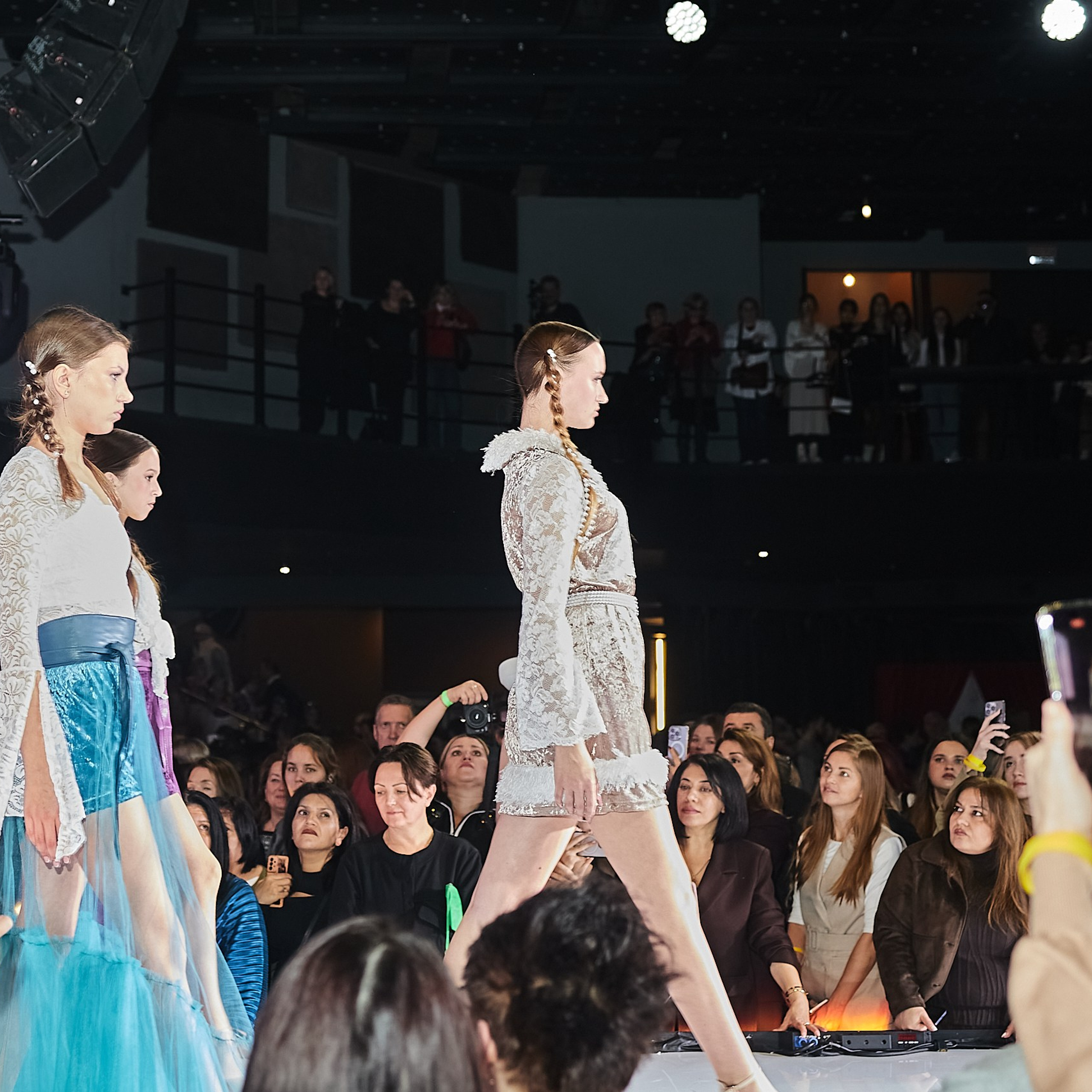 Показ мод в Москве