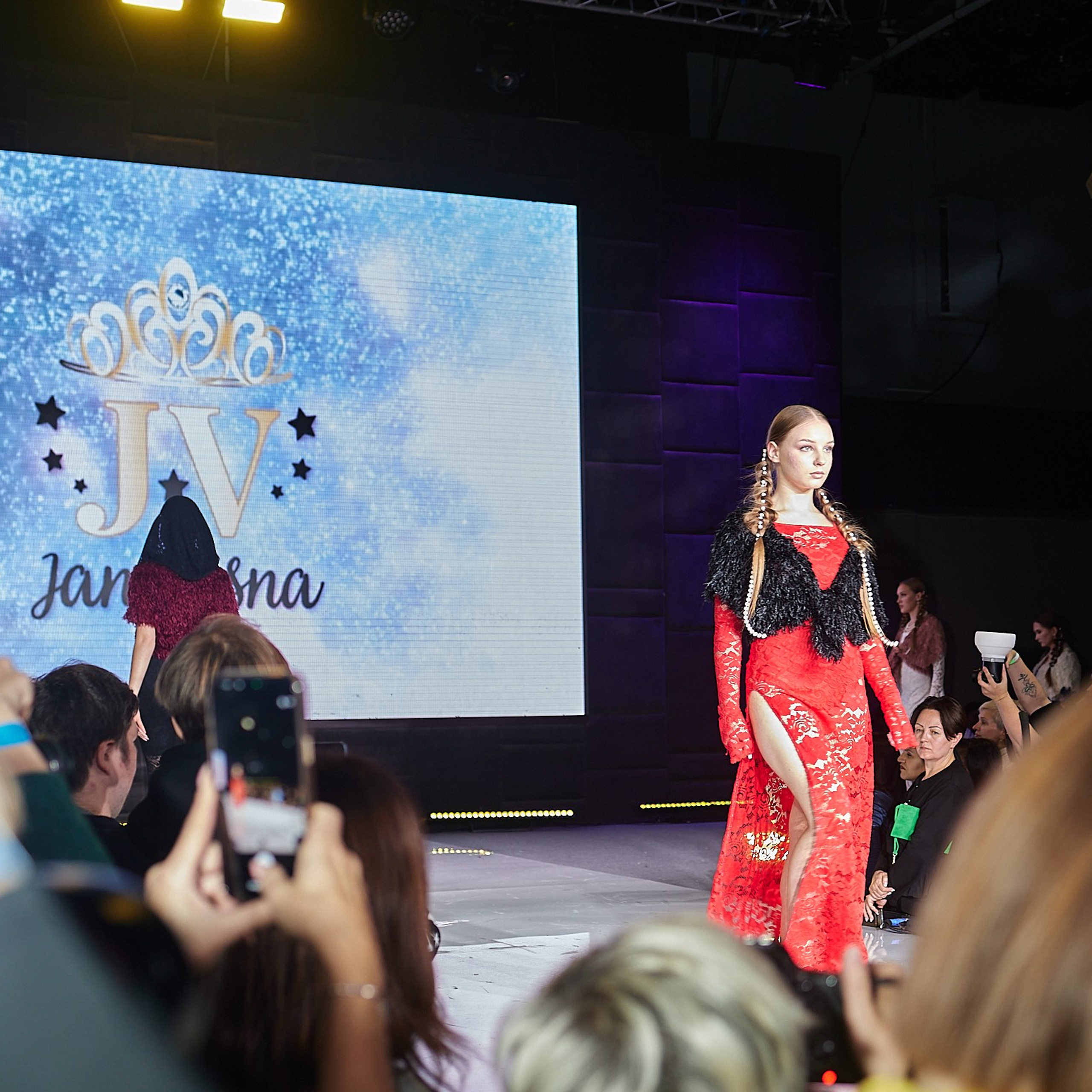 Показ мод в Москве