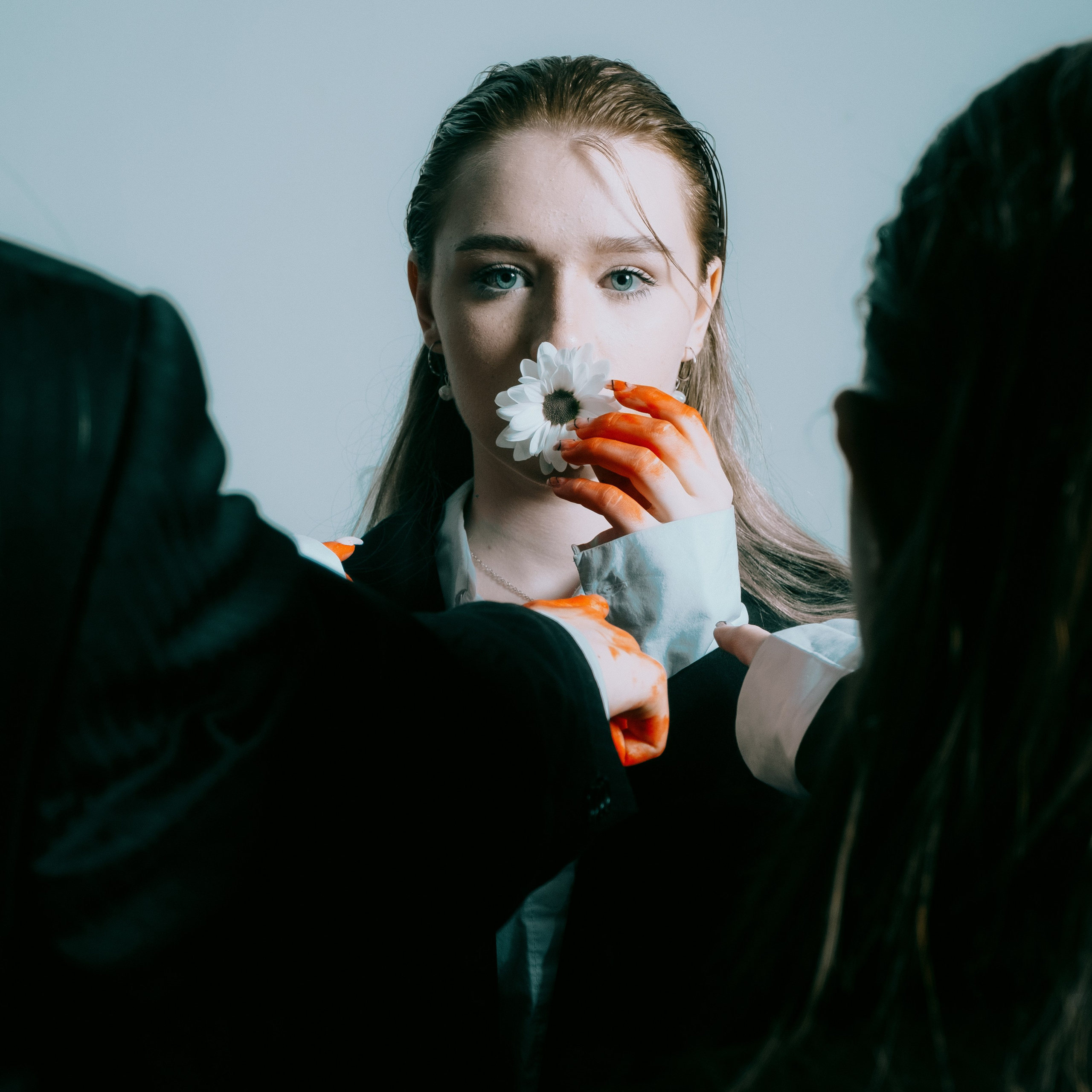 Дом [в котором]