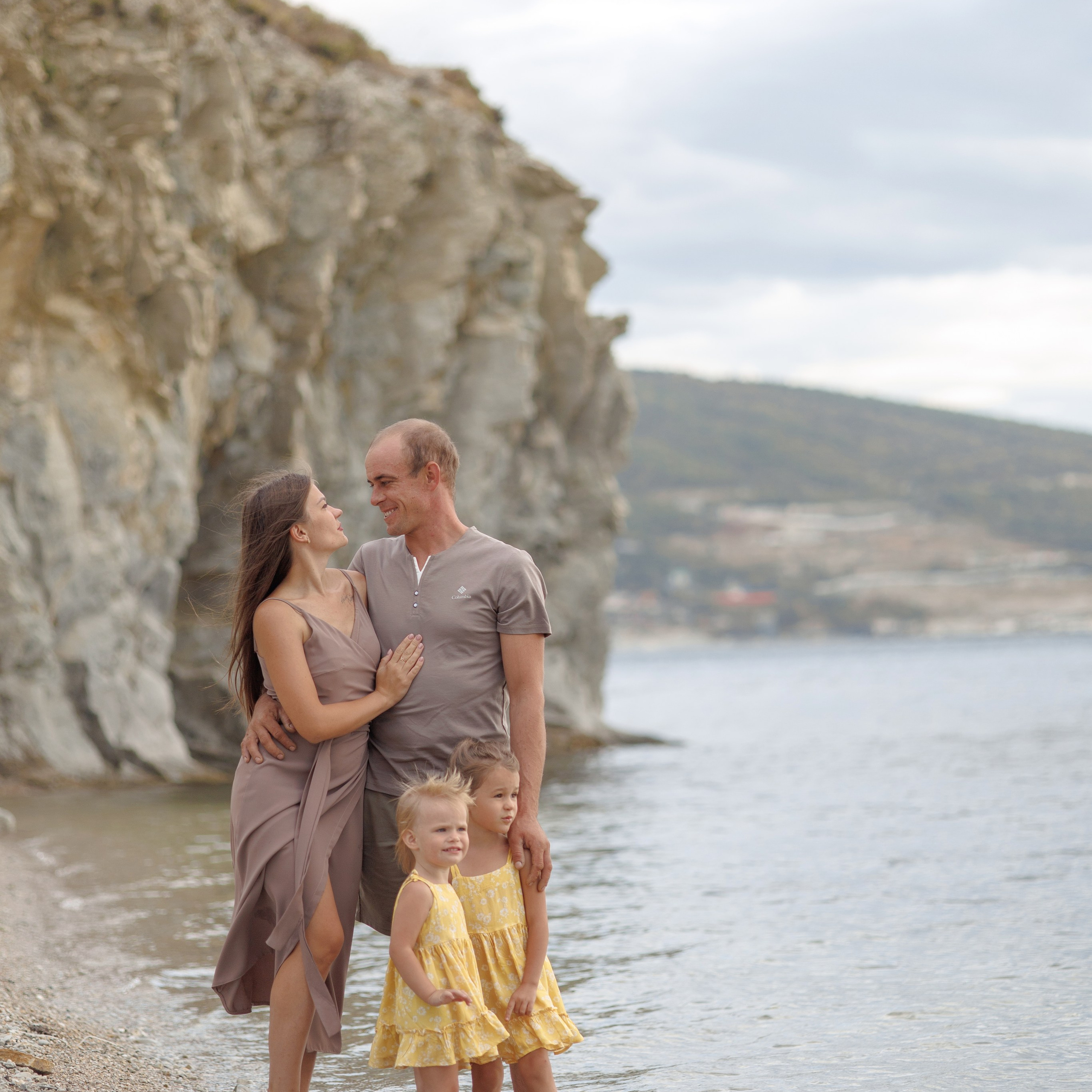 На пустынном пляже