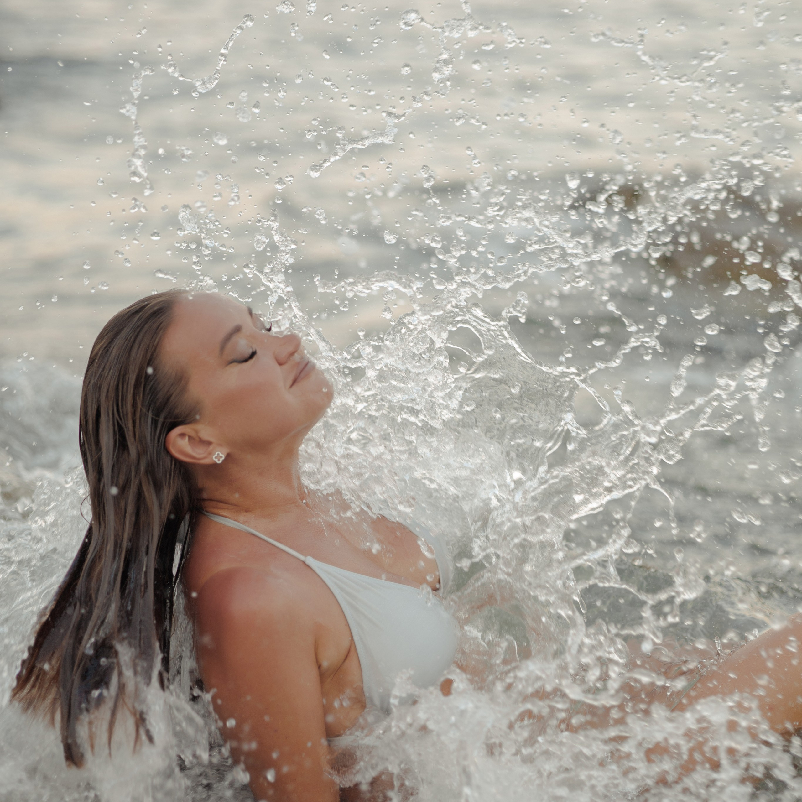 Рассвет на берегу моря.