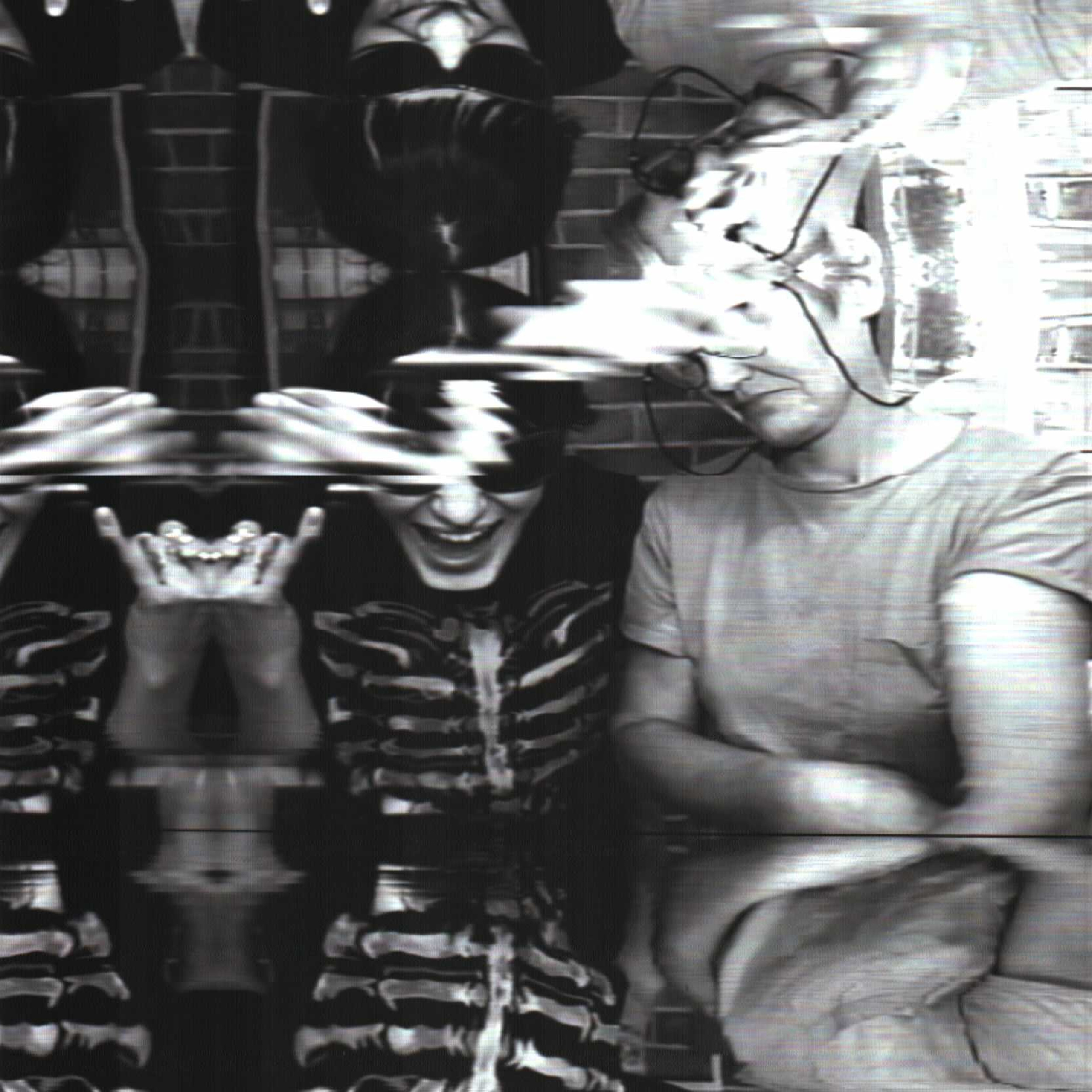 Fluxus Selfie Machine. Роман Ходырев — эзотериолог, художник, фотограф и музыкант. Санкт-Петербург, Рига